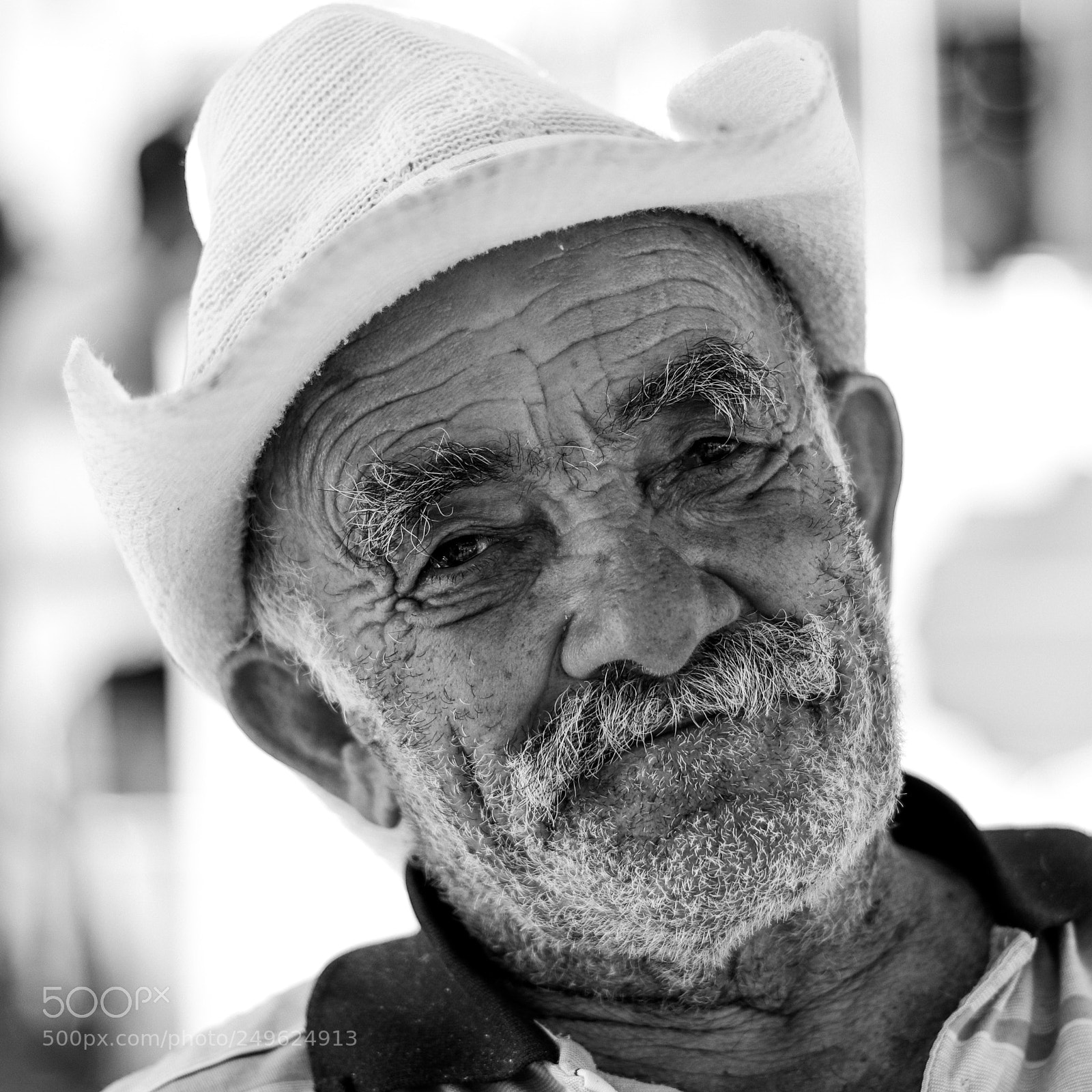 Canon EOS 77D (EOS 9000D / EOS 770D) sample photo. Portrait of turkish man photography