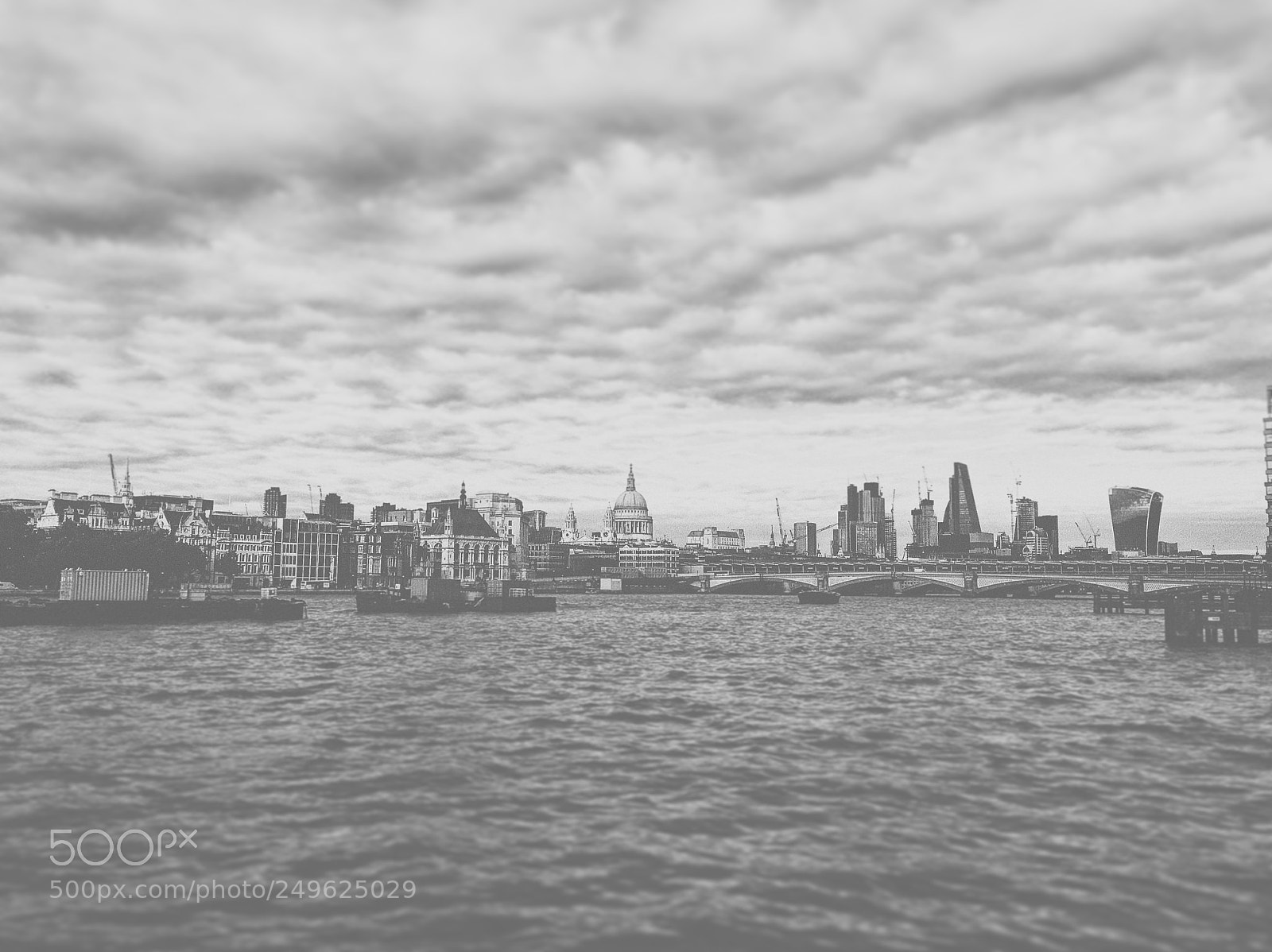 Apple iPhone 6s sample photo. London in bw photography