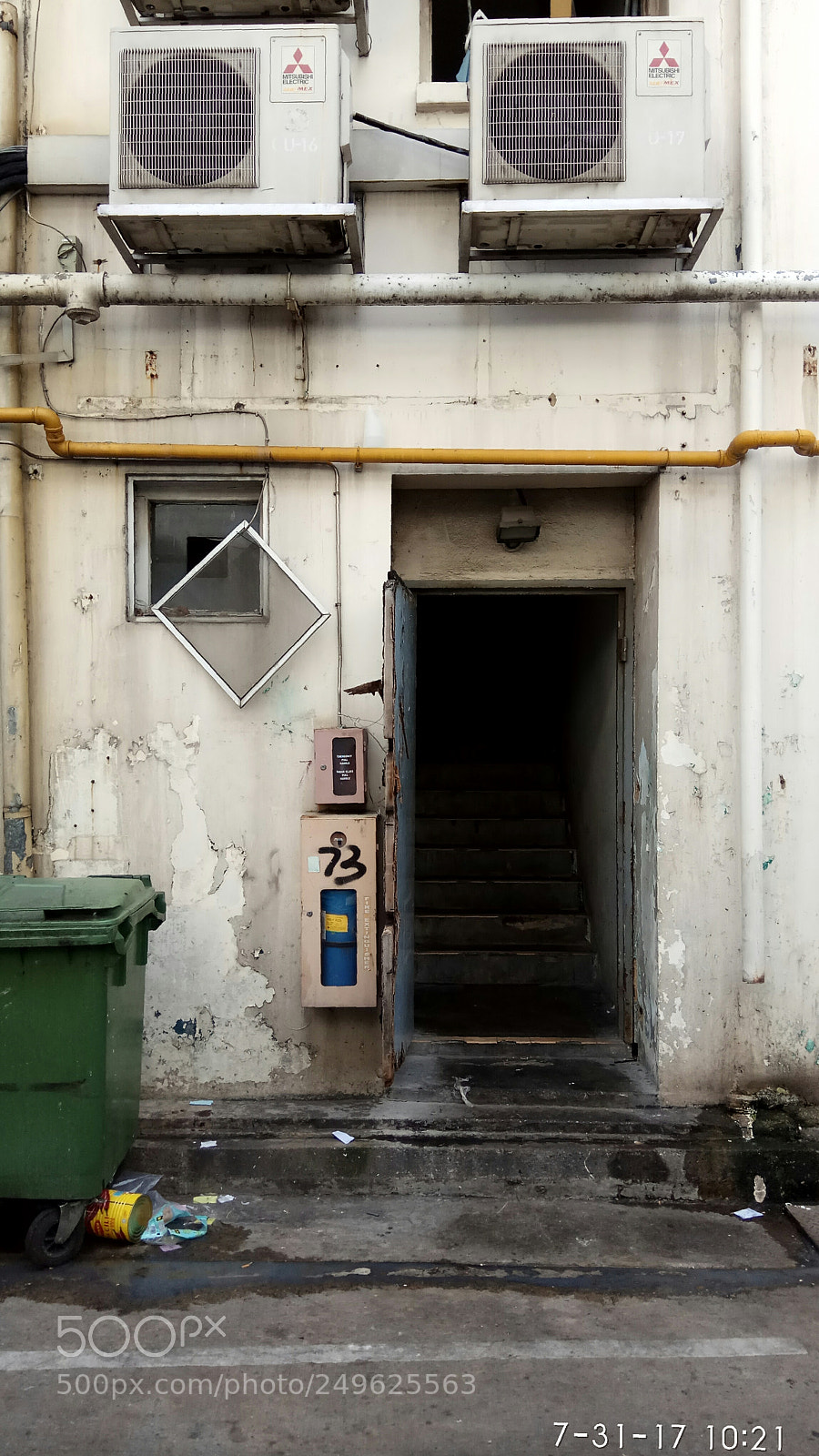Xiaomi Redmi Note 4 sample photo. Back alley photography