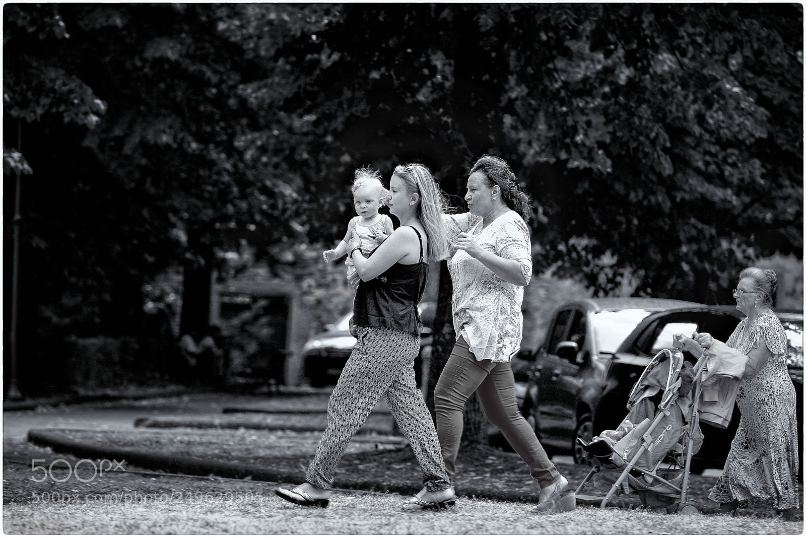 Nikon D700 sample photo. 4 generations on move photography