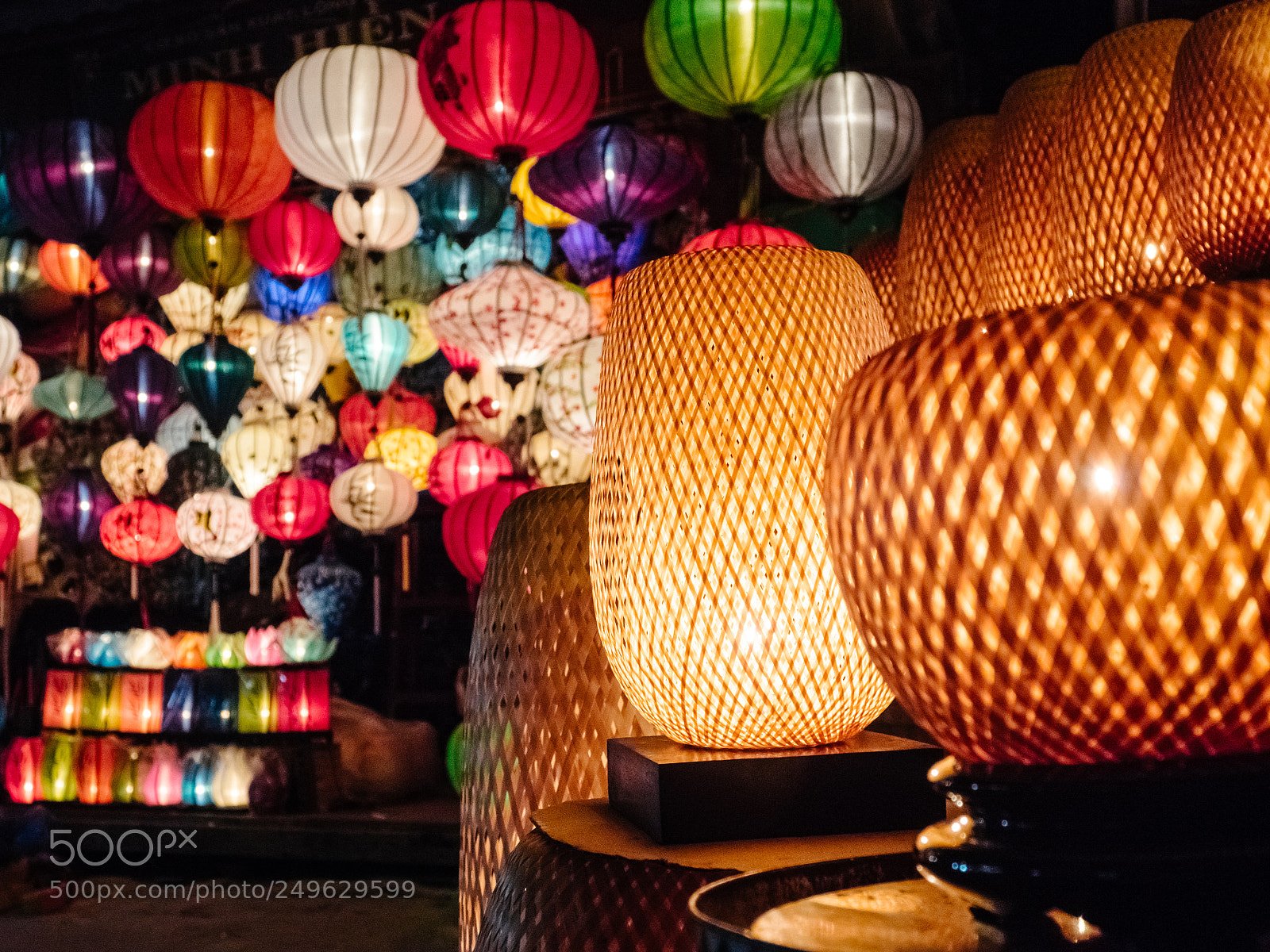 Olympus OM-D E-M5 II sample photo. Night market photography