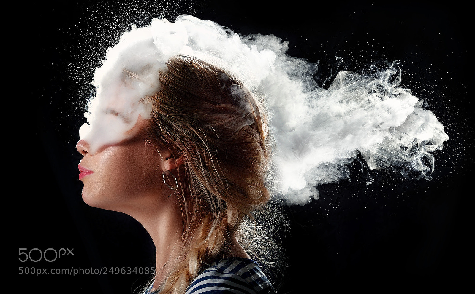 Nikon D4 sample photo. Smoky bubble photography