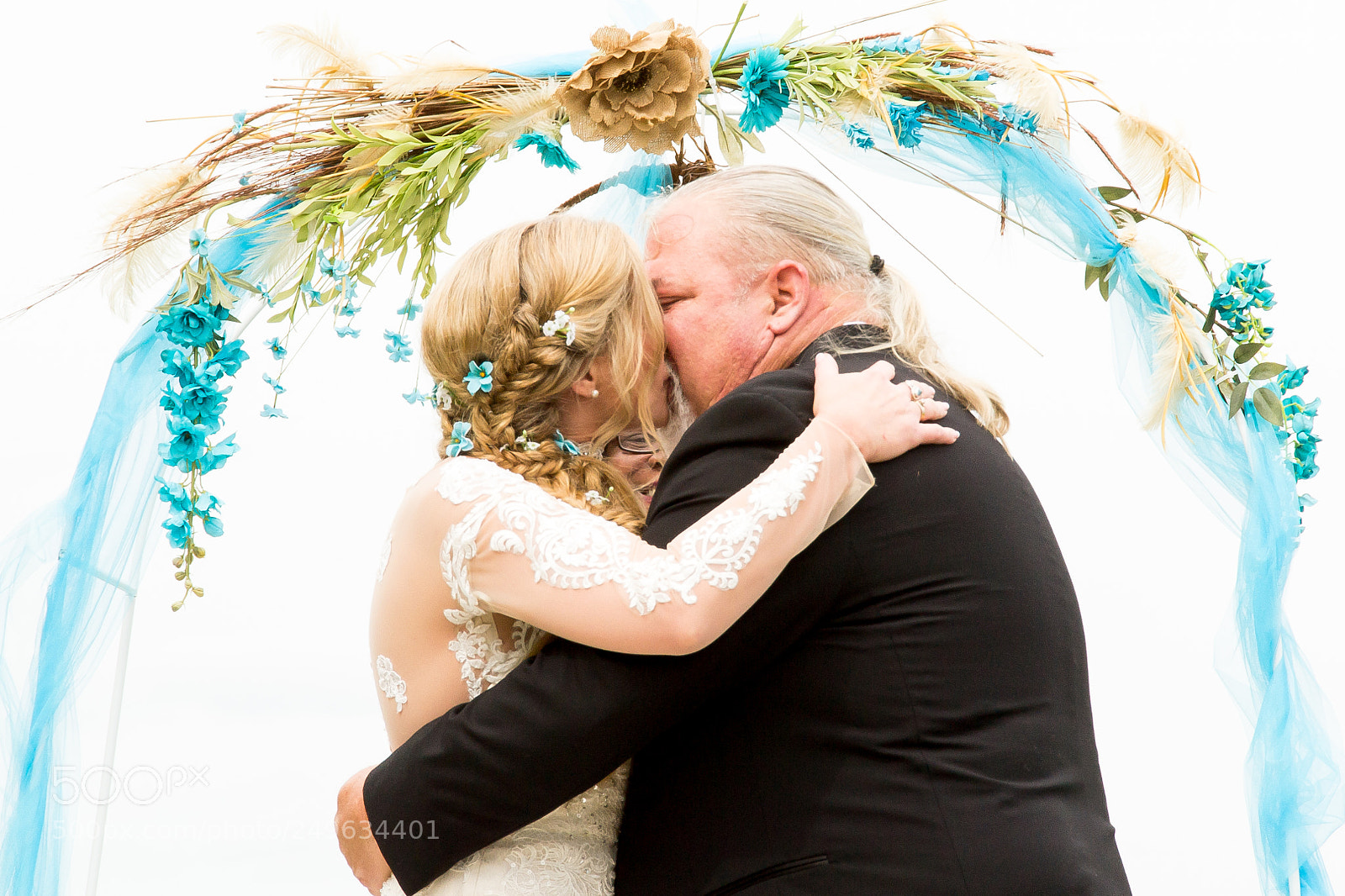 Nikon D3100 sample photo. The kiss photography