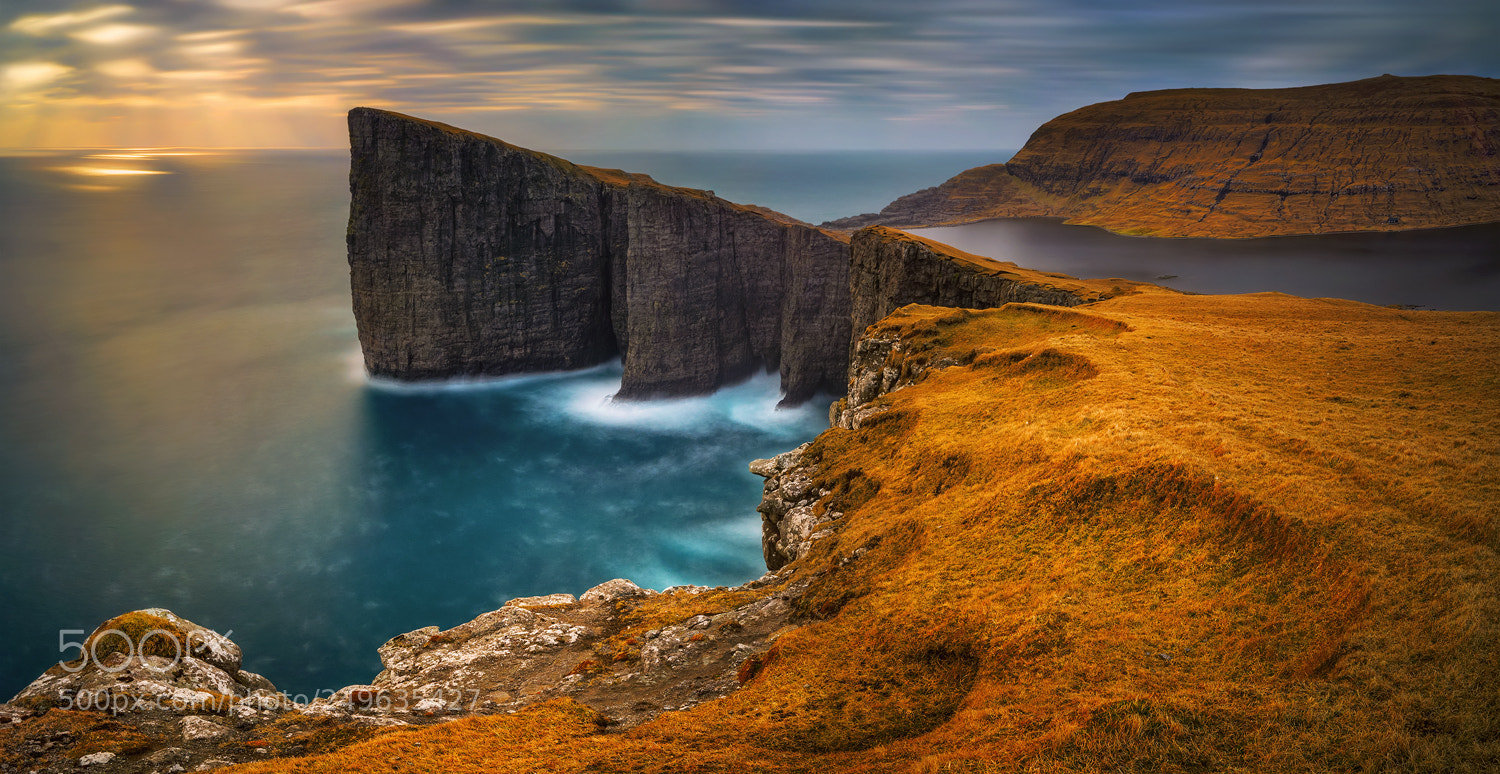Sony a7R sample photo. Traelanipa cliffs photography