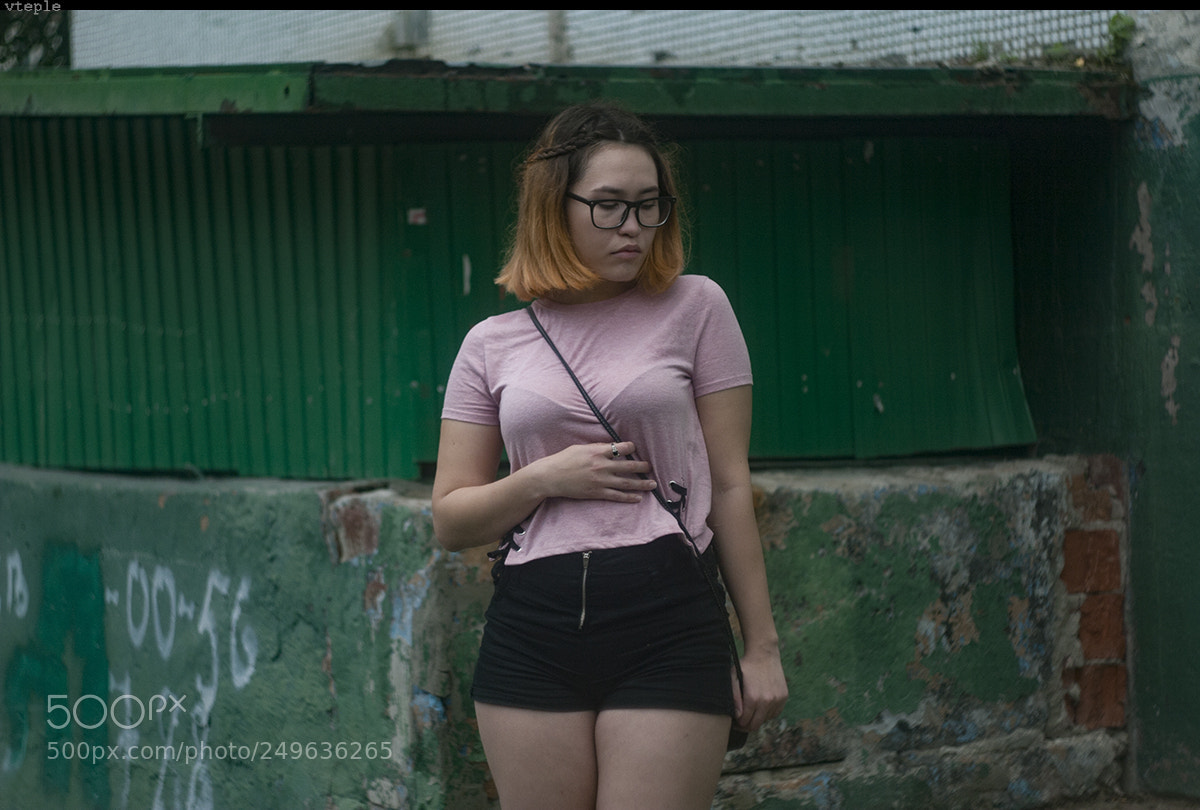 Canon EOS 10D sample photo. Young girl sonya in photography