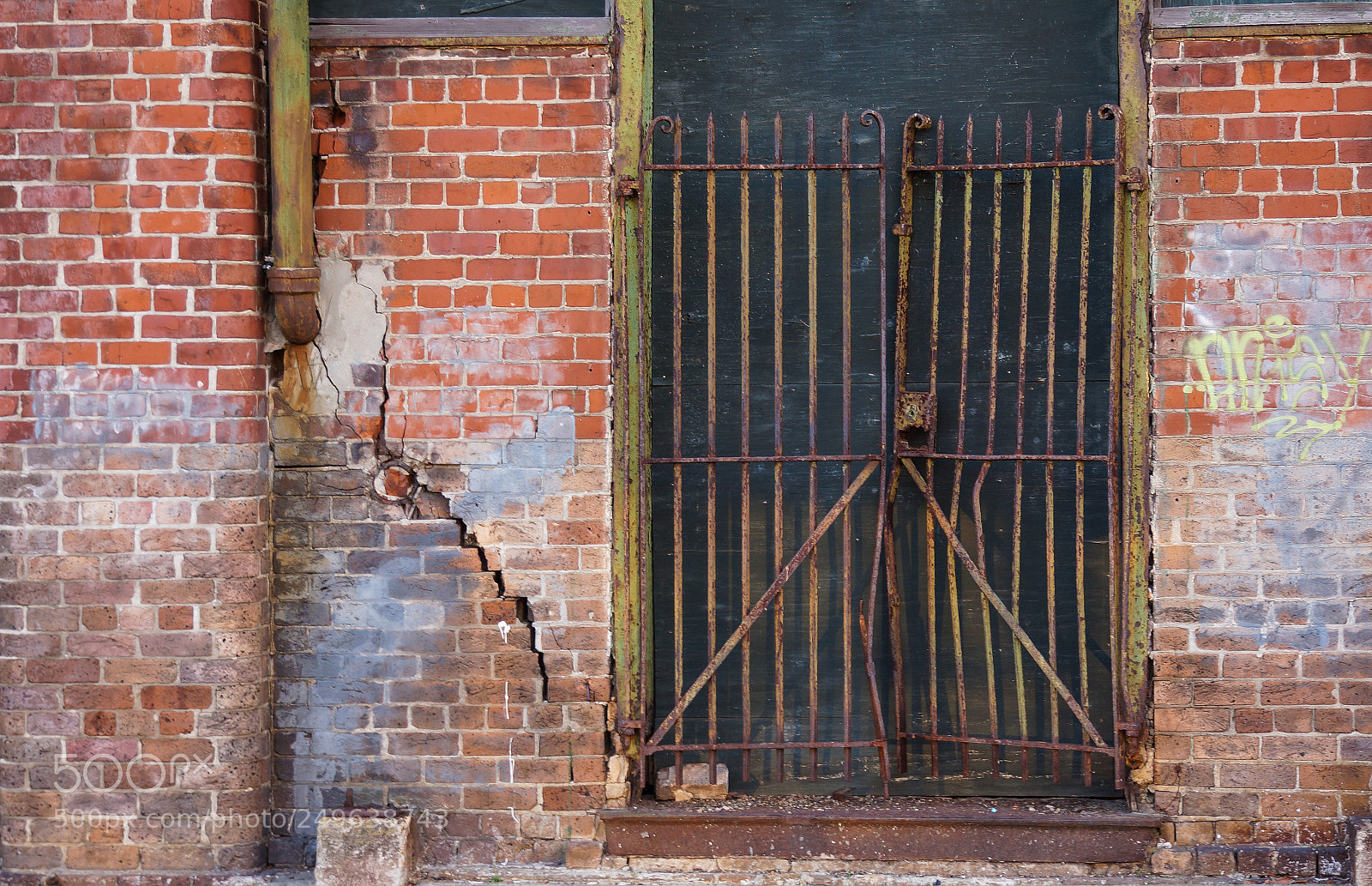 Sony Alpha NEX-7 sample photo. Rust sleeps photography