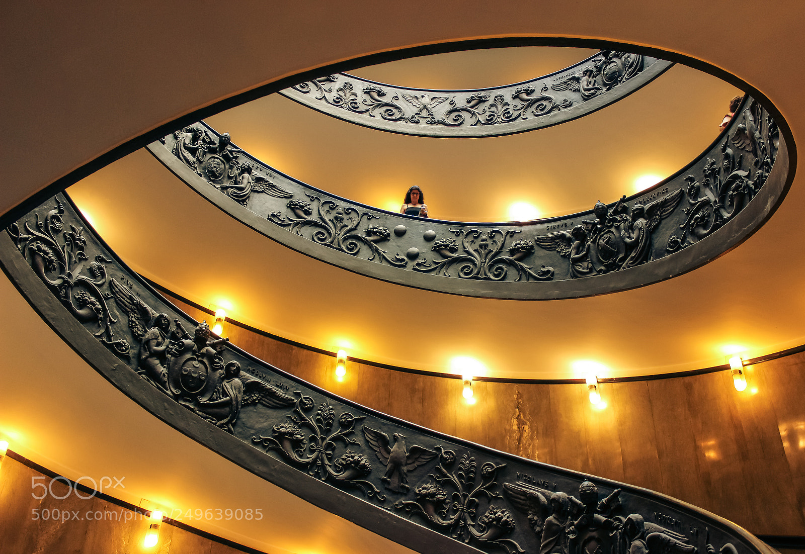 Canon EOS 600D (Rebel EOS T3i / EOS Kiss X5) sample photo. Bramante staircase photography