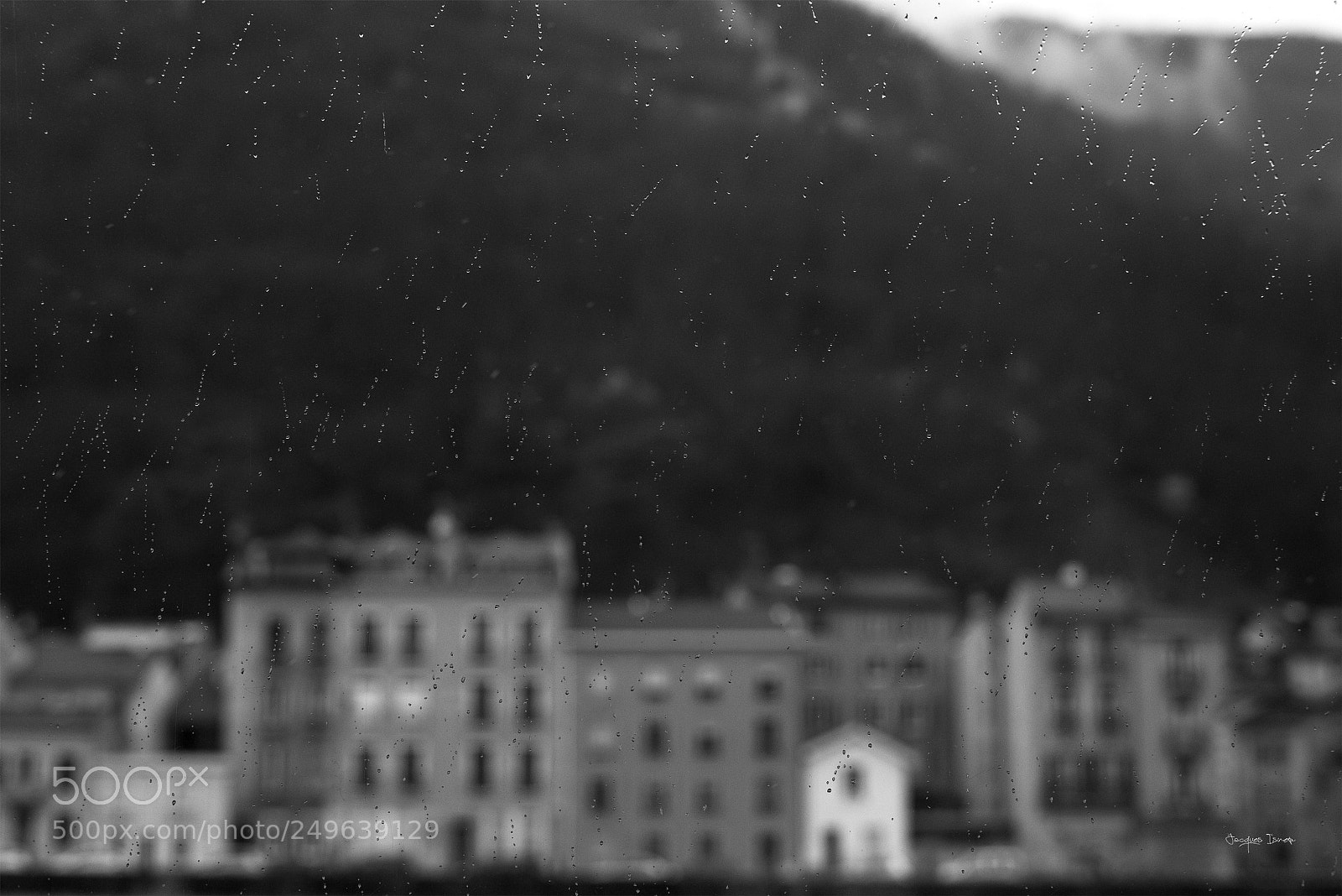 Pentax K-1 sample photo. Pluie sur la ville photography