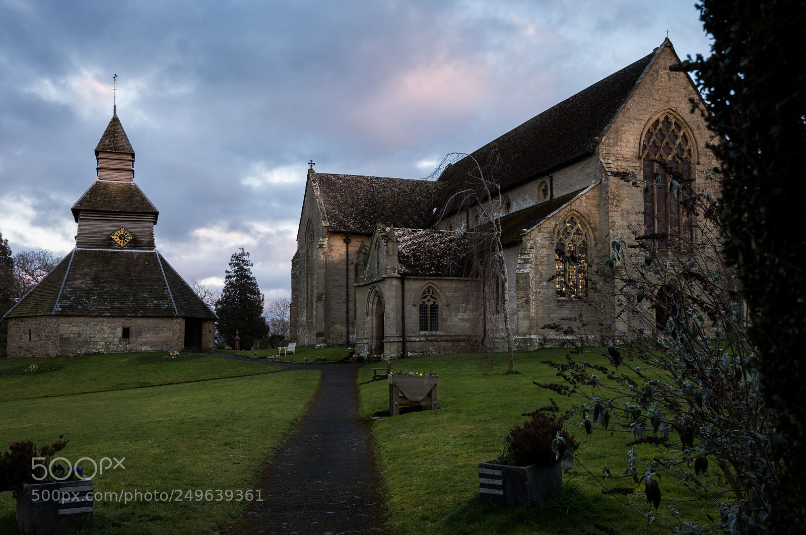 Nikon D7200 sample photo. Pembridge churchyard photography