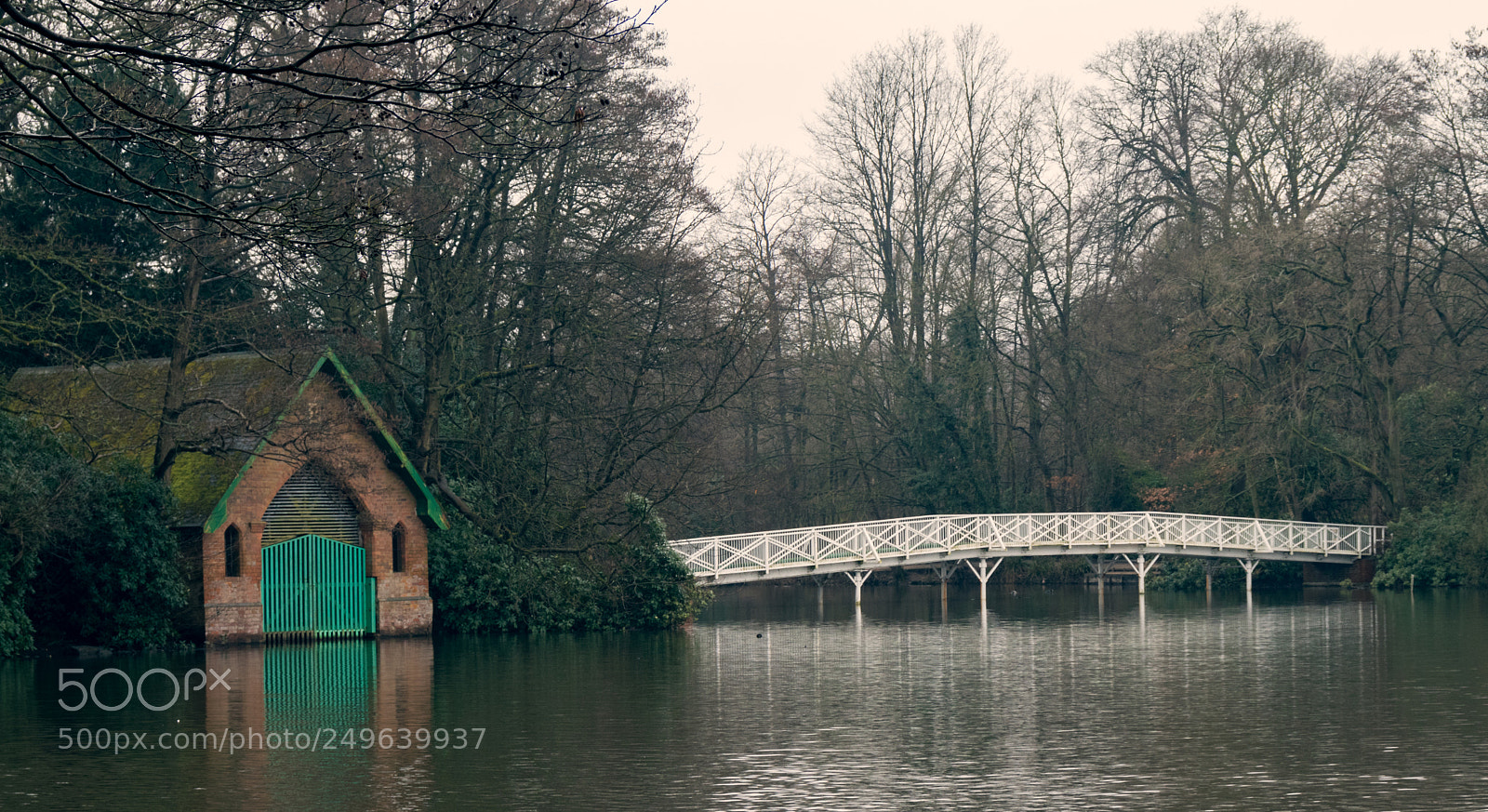 Canon EOS 77D (EOS 9000D / EOS 770D) sample photo. Boathouse bridge photography