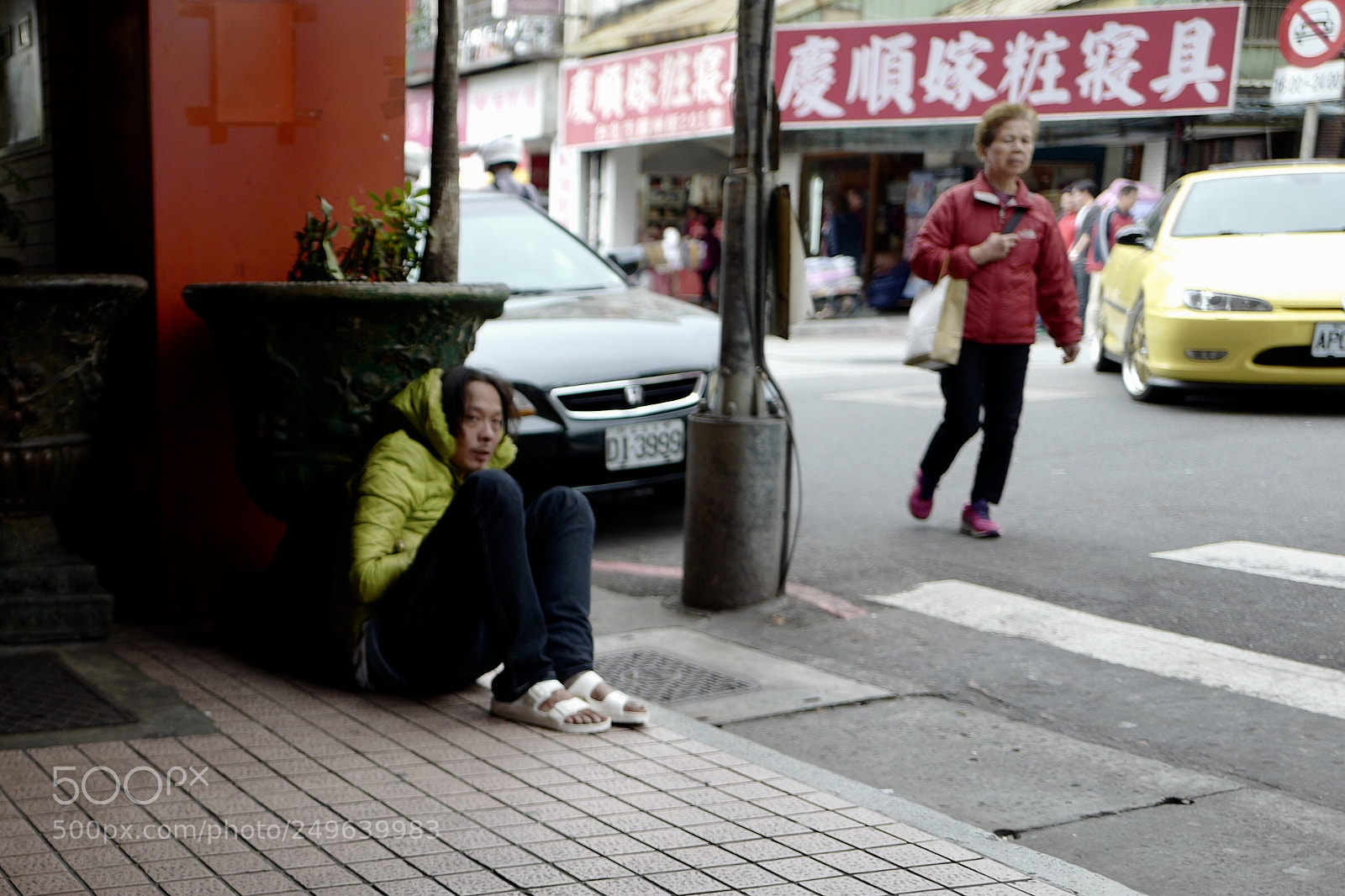 Leica Q (Typ 116) sample photo. 大哥，我雖然是在到處偷拍，但是你這個眼神看著我覺得幓得慌 photography