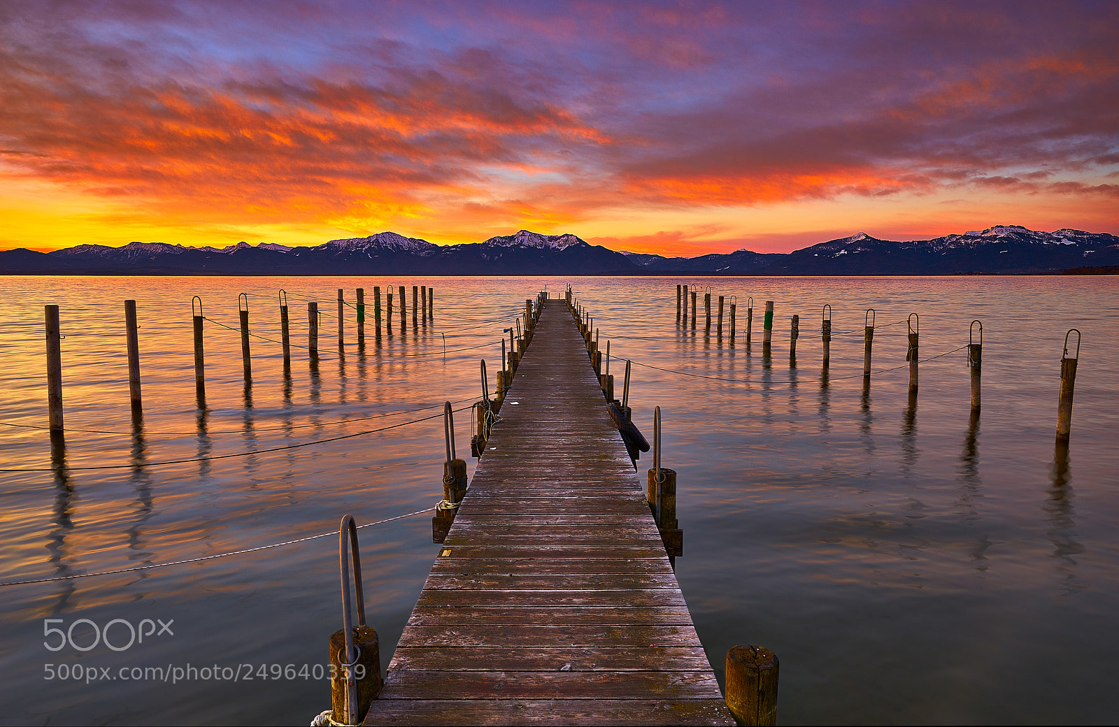 Sony a7 II + Sony Vario-Tessar T* FE 16-35mm F4 ZA OSS sample photo. The way photography