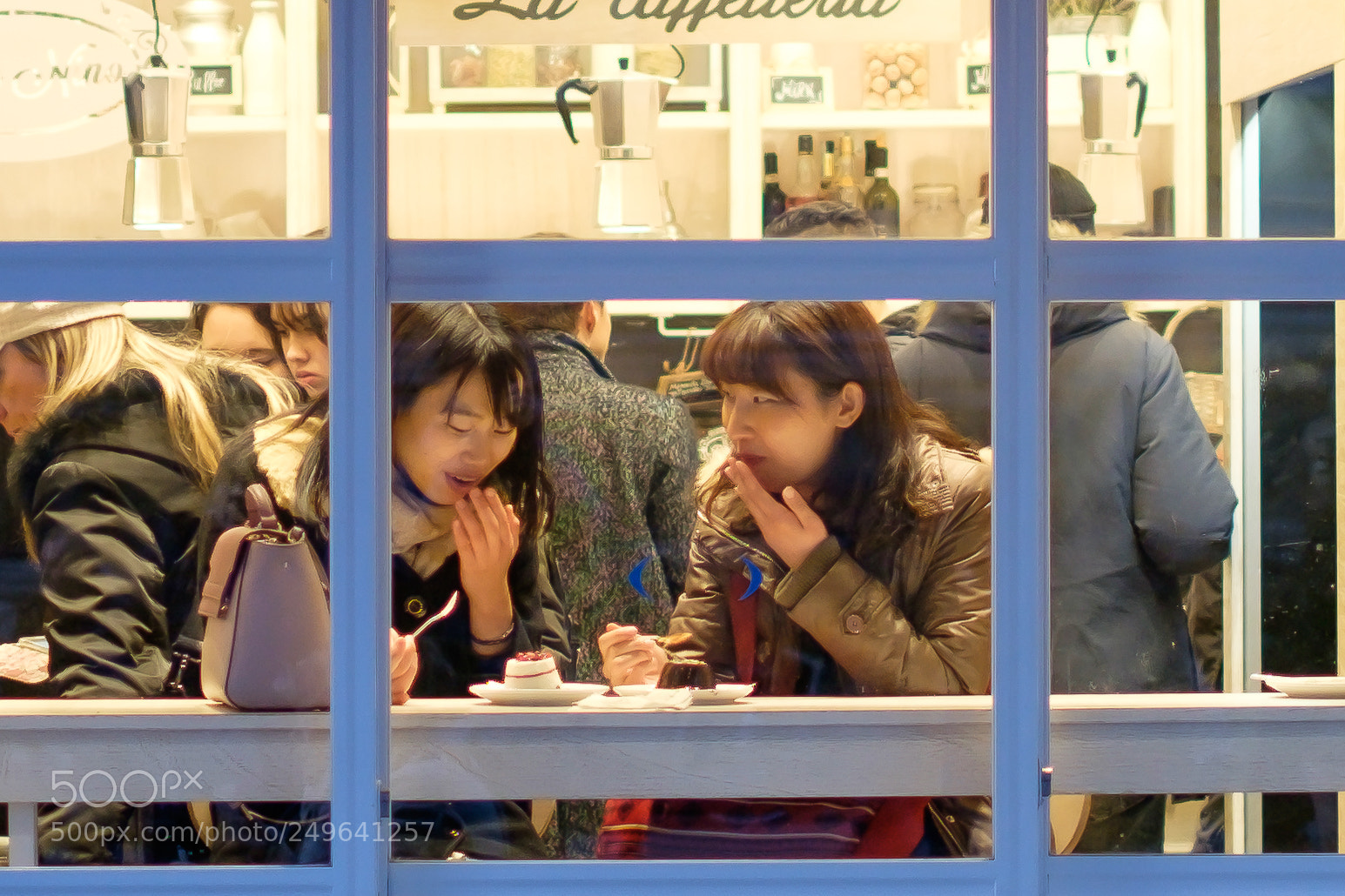 Fujifilm X-T1 sample photo. Coffee chat photography