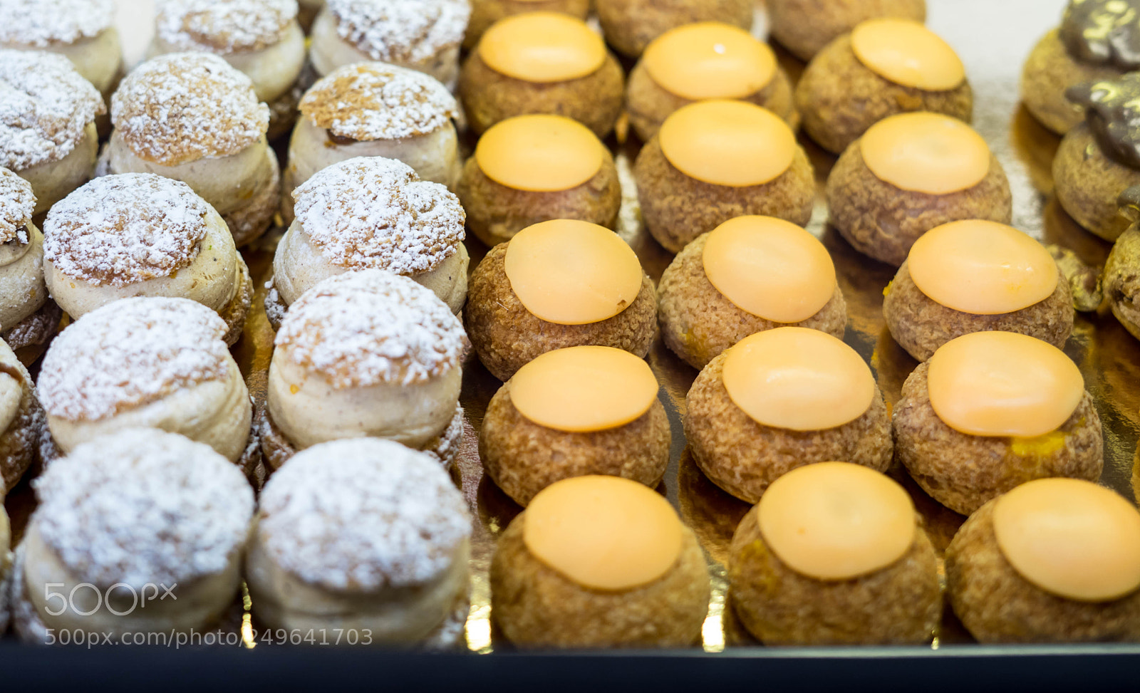 Sony a7 sample photo. Mini cakes photography