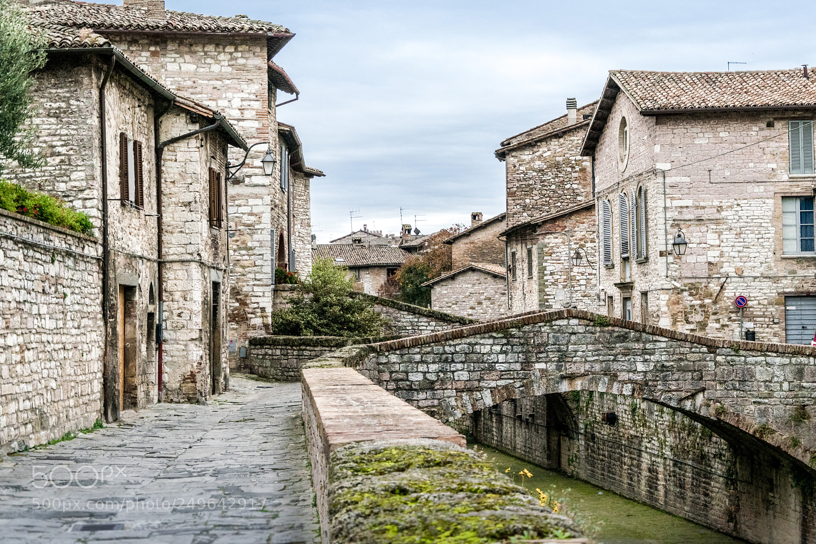 Nikon D5300 sample photo. Umbria's bricks photography