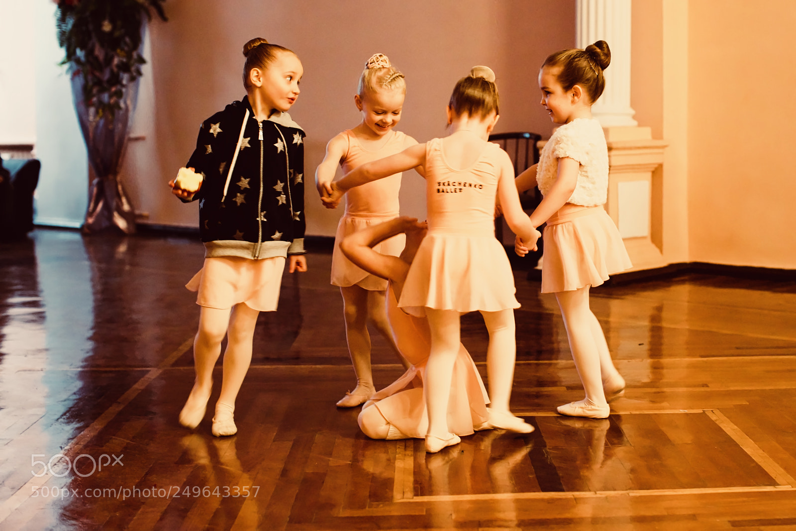 Canon EOS 5DS sample photo. Break photography