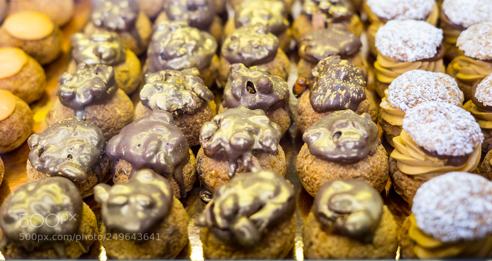 Sony a7 sample photo. Mini cakes photography