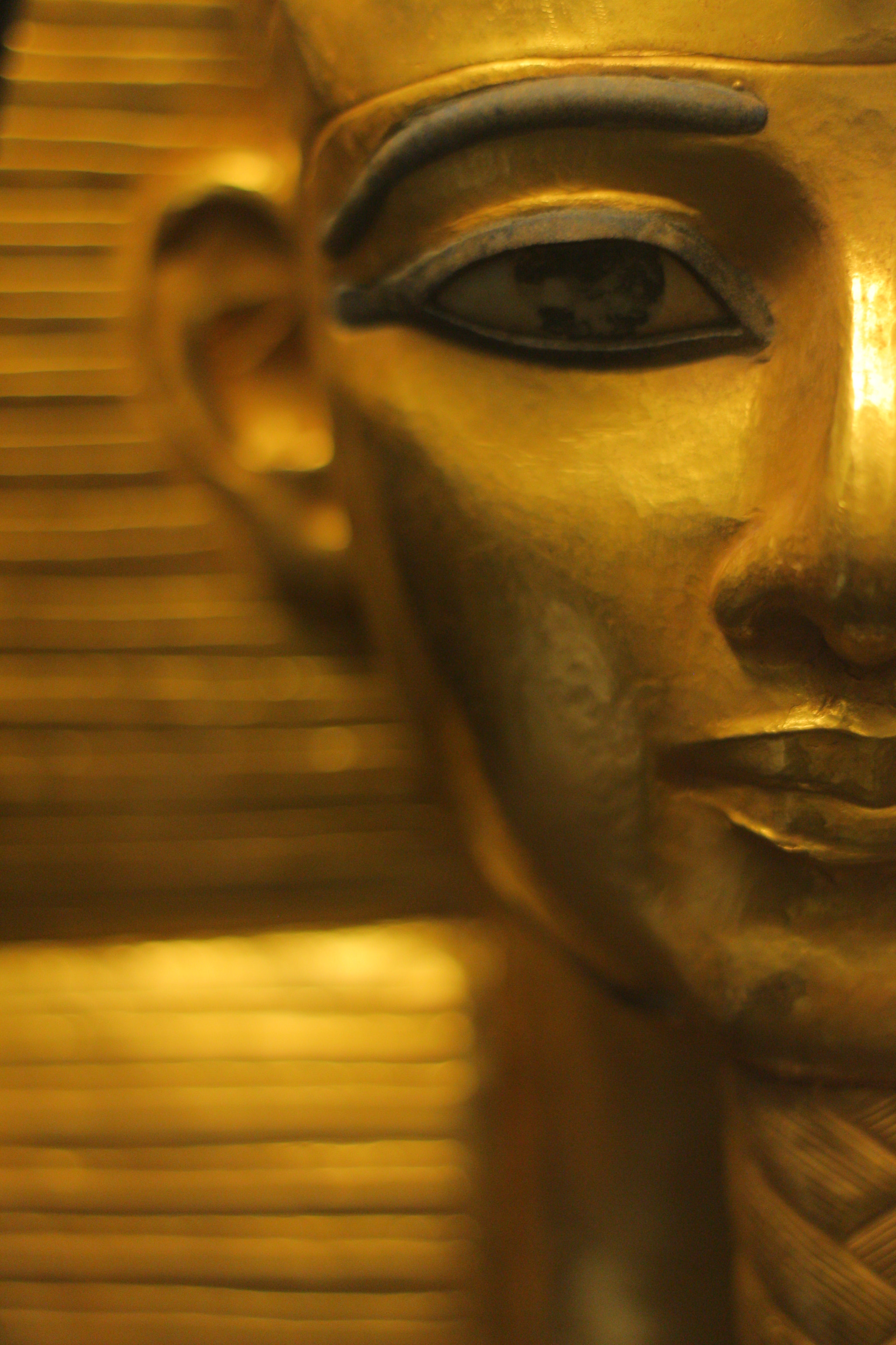 Canon EOS 650D (EOS Rebel T4i / EOS Kiss X6i) + Canon EF 50mm F1.8 II sample photo. Ancient egyptian king photography