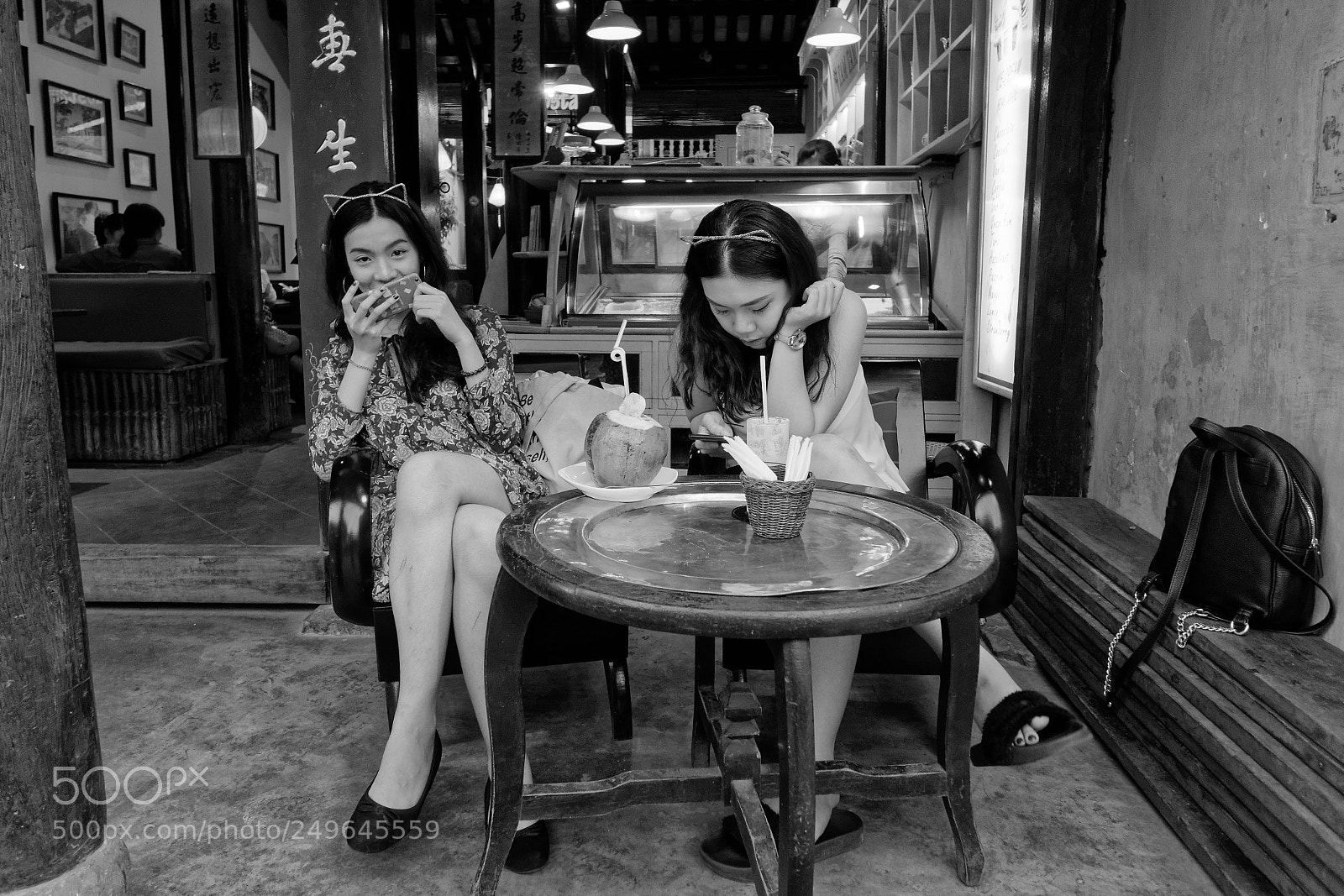 Panasonic Lumix DMC-GX8 sample photo. Friendly look photography