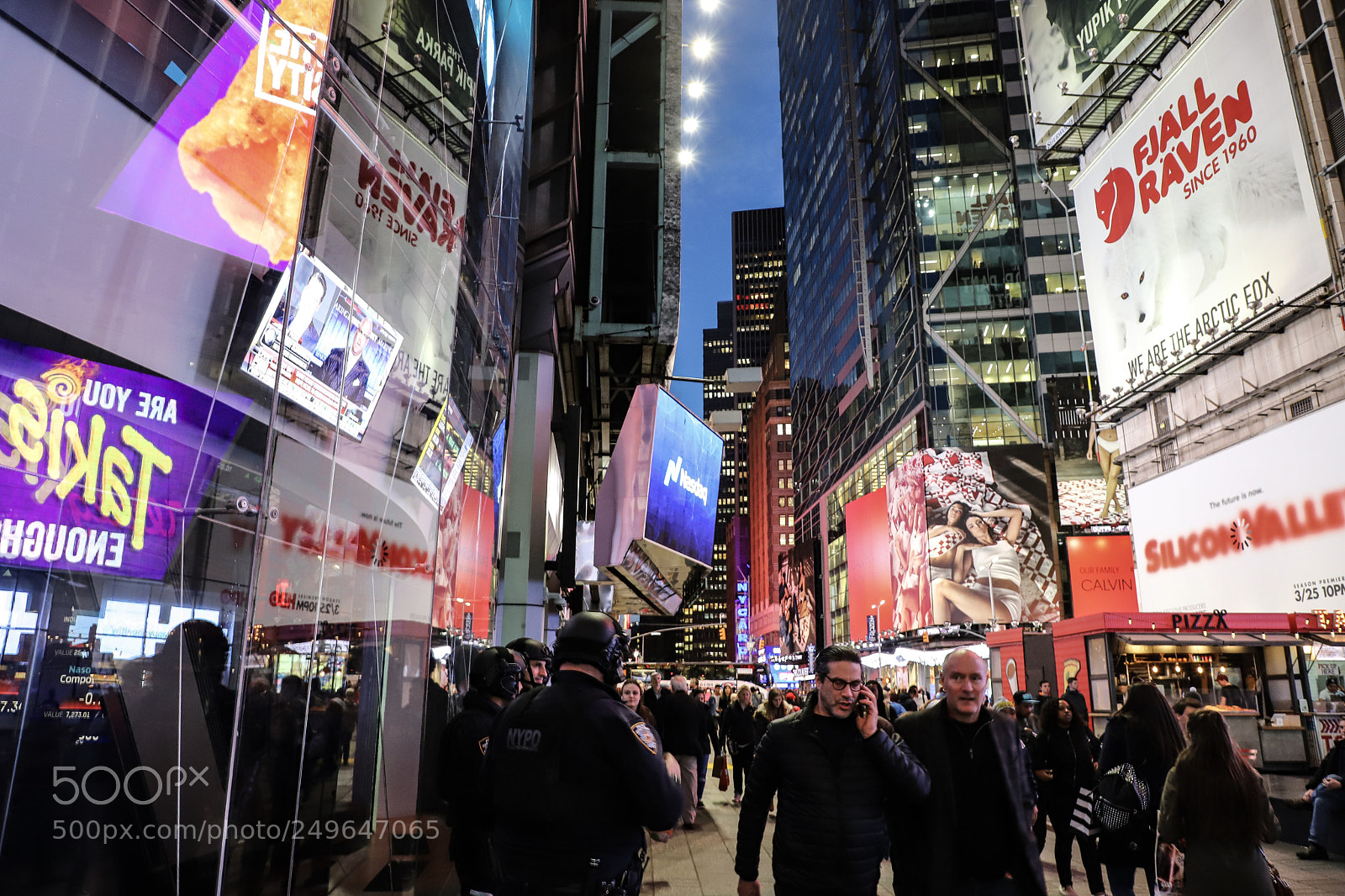 Canon EOS 6D Mark II sample photo. A bright city. photography
