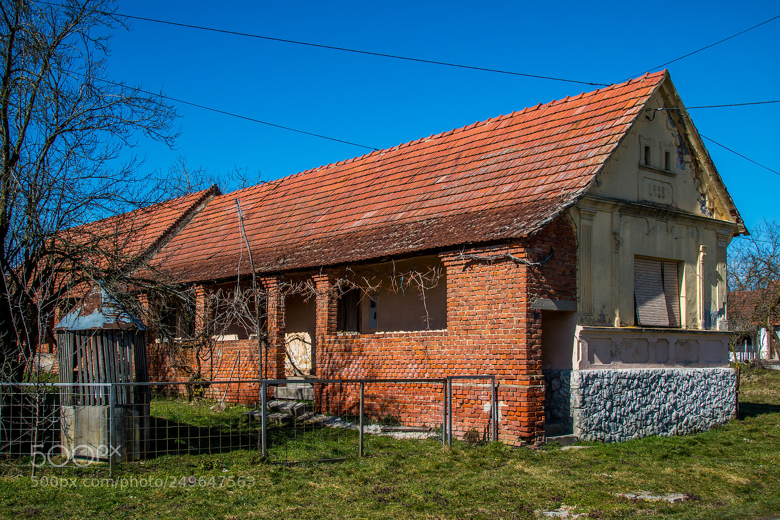 Canon EOS 70D sample photo. Long house photography