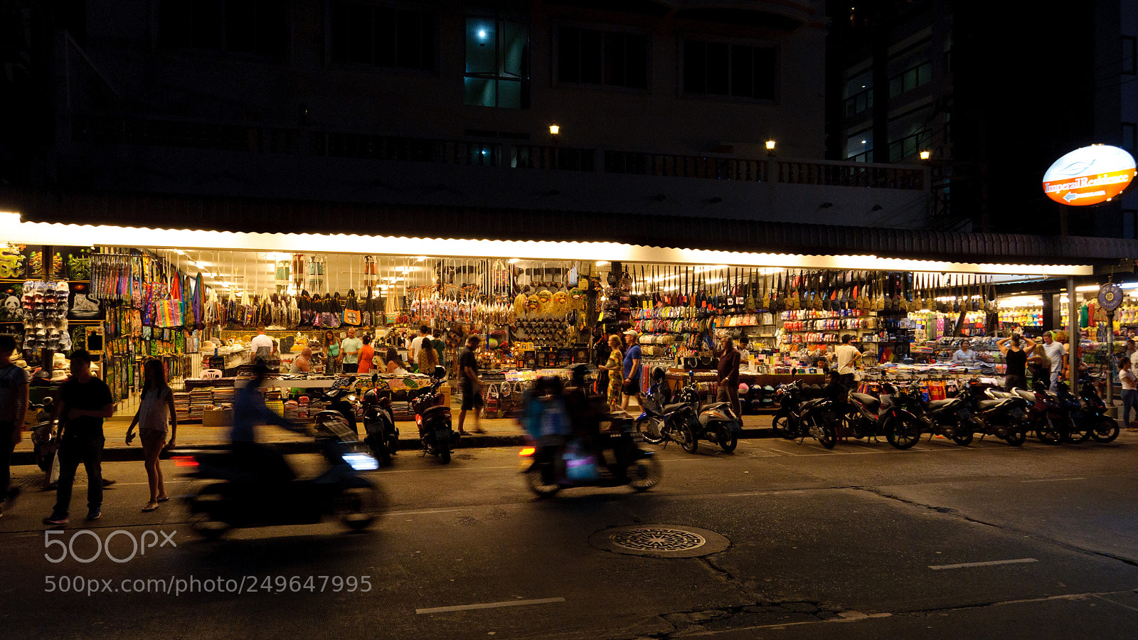 Nikon D5000 sample photo. Market in pattaya photography