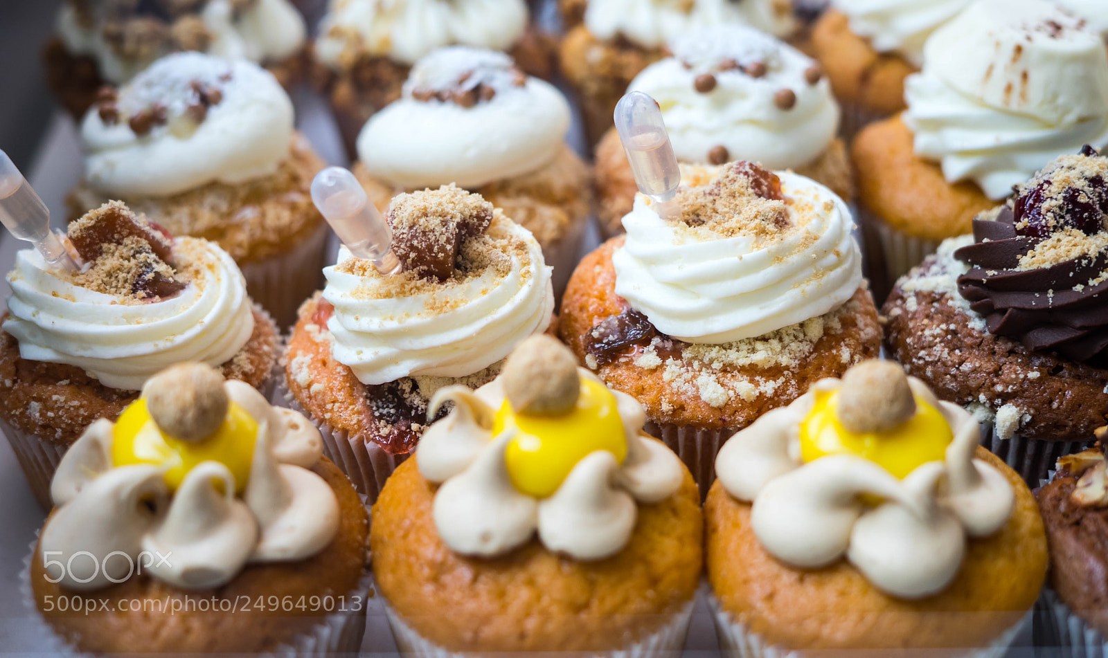 Sony a7 sample photo. Mini cakes photography