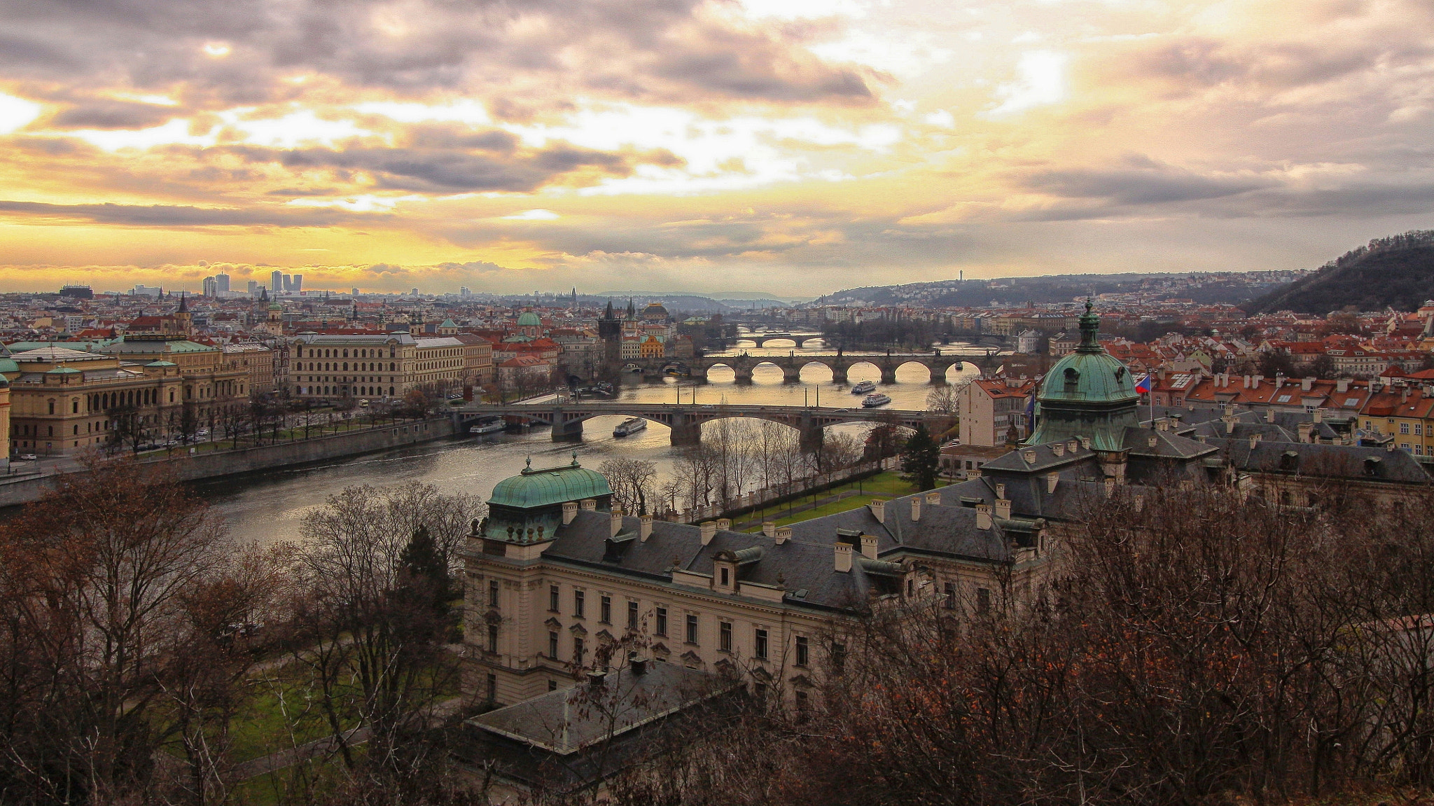Canon EOS 50D sample photo. Morning in prague photography