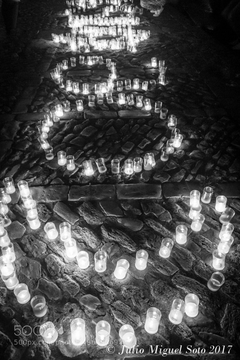 Canon EOS 600D (Rebel EOS T3i / EOS Kiss X5) sample photo. Noche de las velas photography