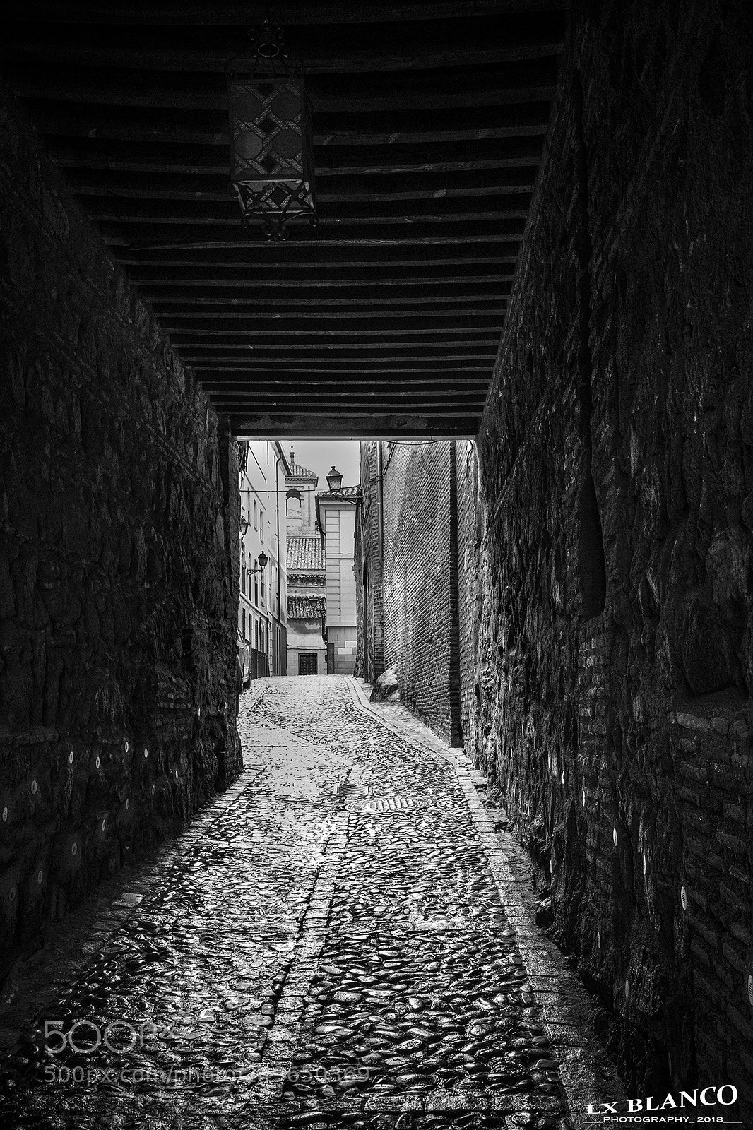 Fujifilm X-T2 sample photo. The dark passage photography