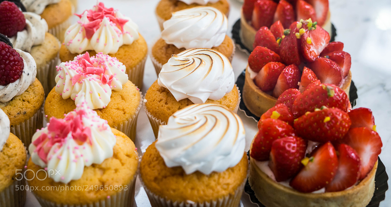 Sony a7 sample photo. Mini cakes photography