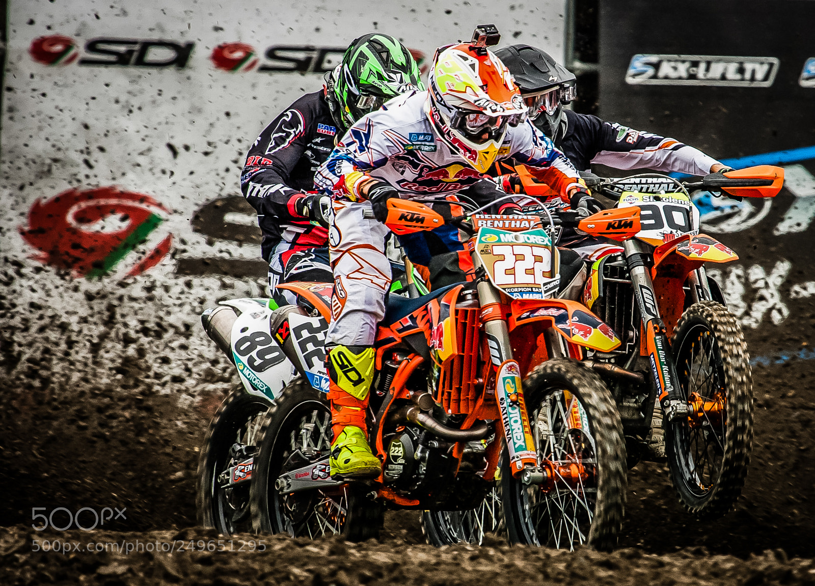 Canon EOS-1D Mark II N sample photo. Holeshot cairoli photography