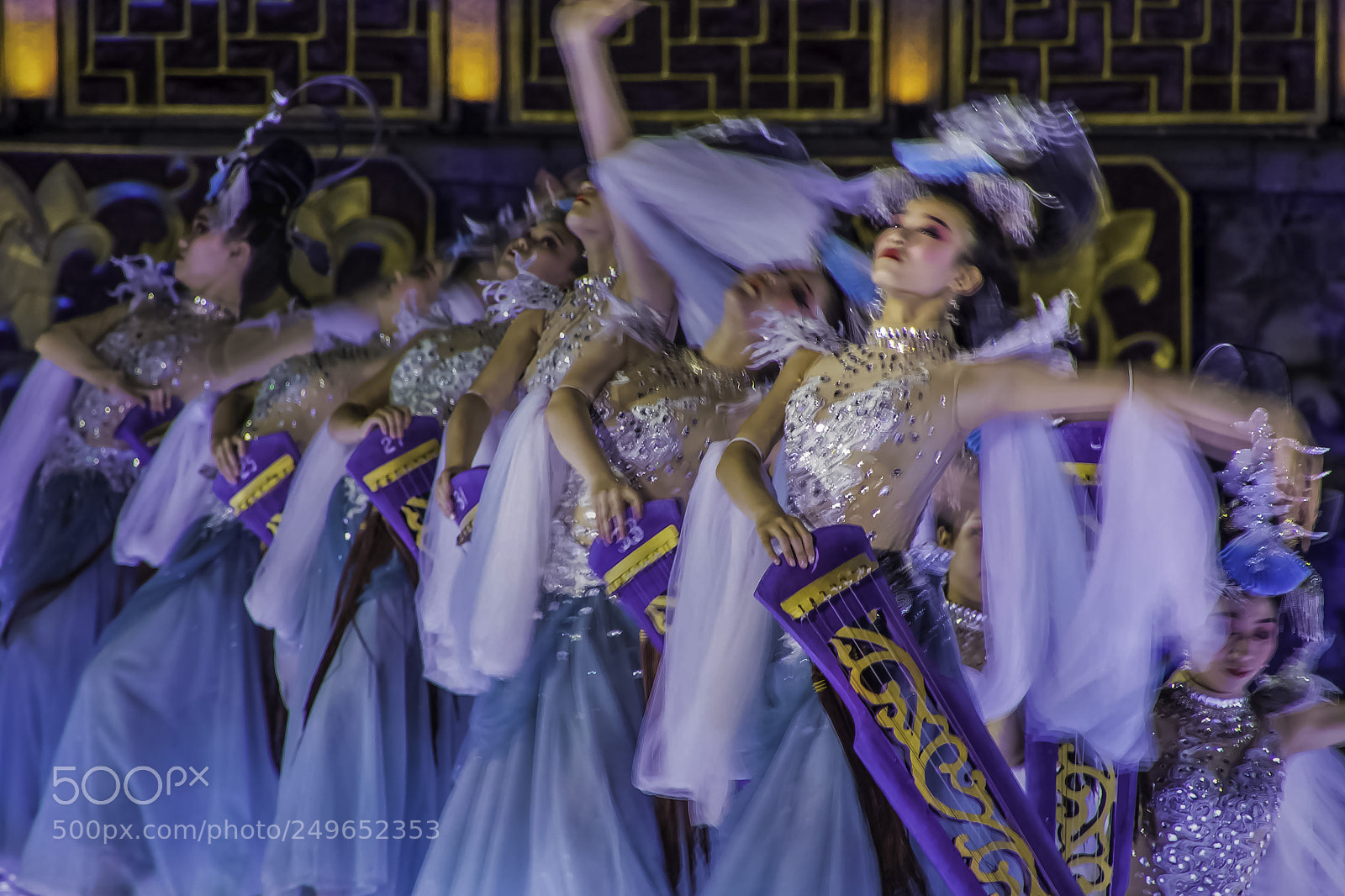 Canon EOS 7D Mark II sample photo. The beauty of blur photography