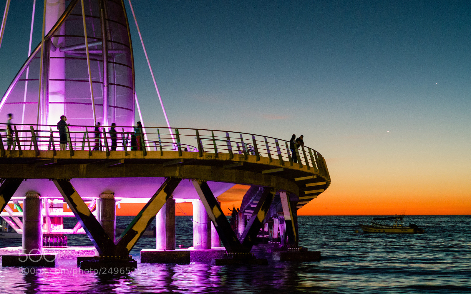 Pentax K-50 sample photo. Noche en el muelle photography