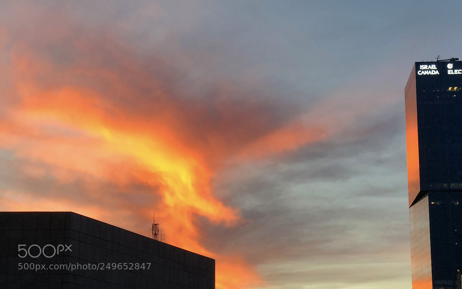 Apple iPhone X sample photo. Clouds on fire photography