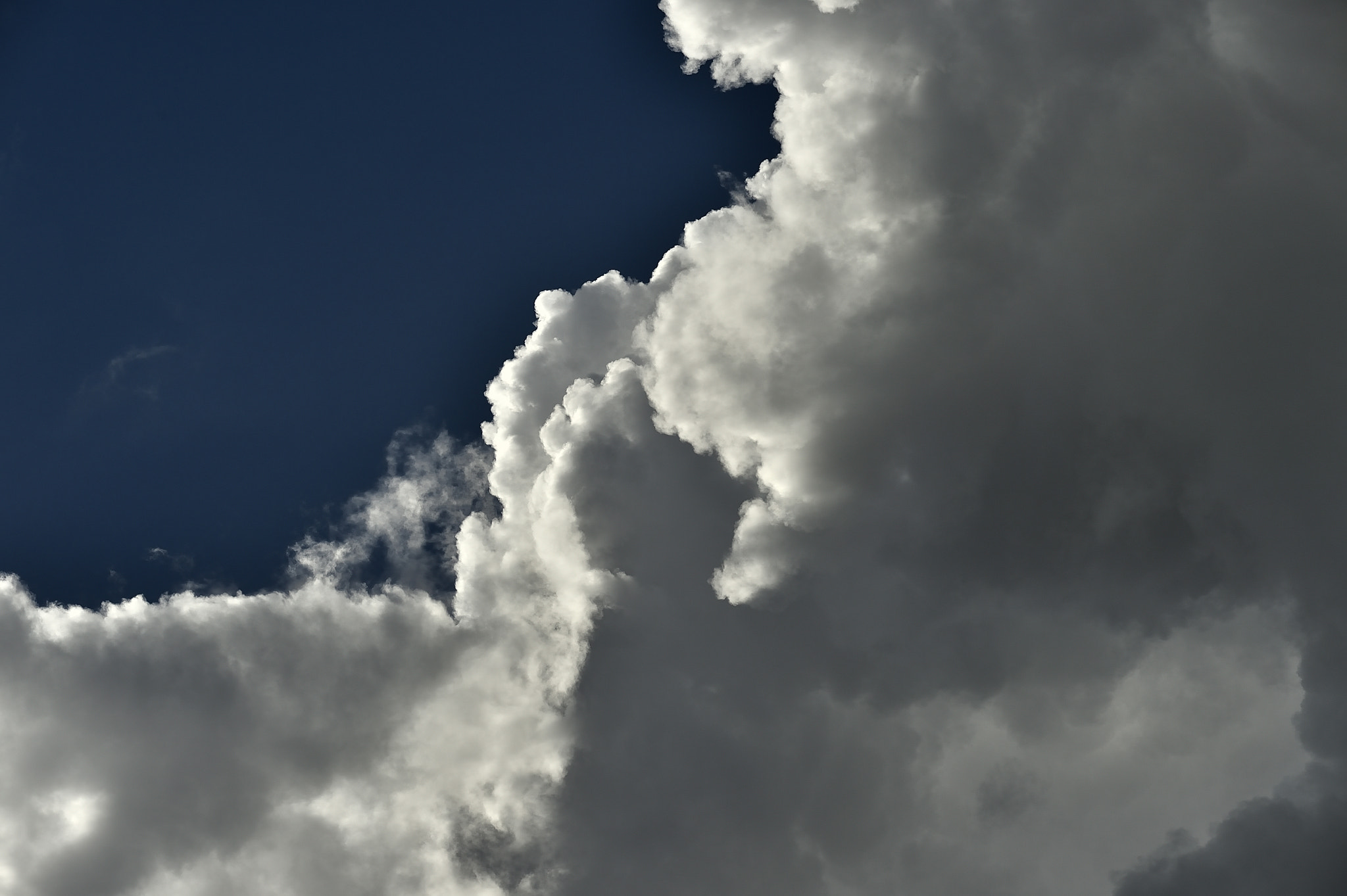 Nikon Df + Nikon AF-Nikkor 80-200mm F2.8D ED sample photo. After storm, beautiful cumulus formations. photography