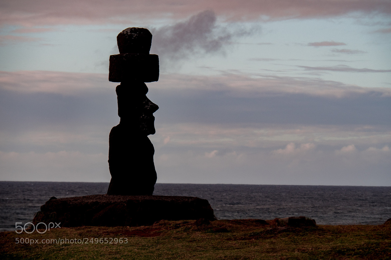 Olympus OM-D E-M5 II sample photo. Hanga roa moai photography