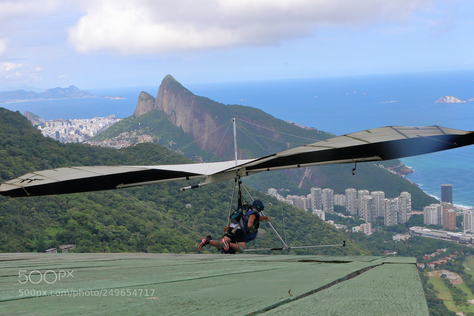 Canon EOS 80D sample photo. Hang-glider leaps out to photography