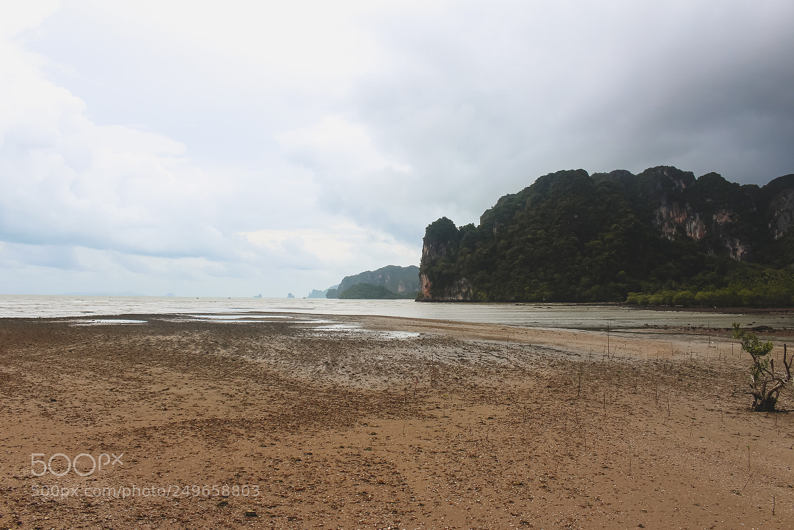 Canon EOS 100D (EOS Rebel SL1 / EOS Kiss X7) sample photo. Tropical beach on a photography