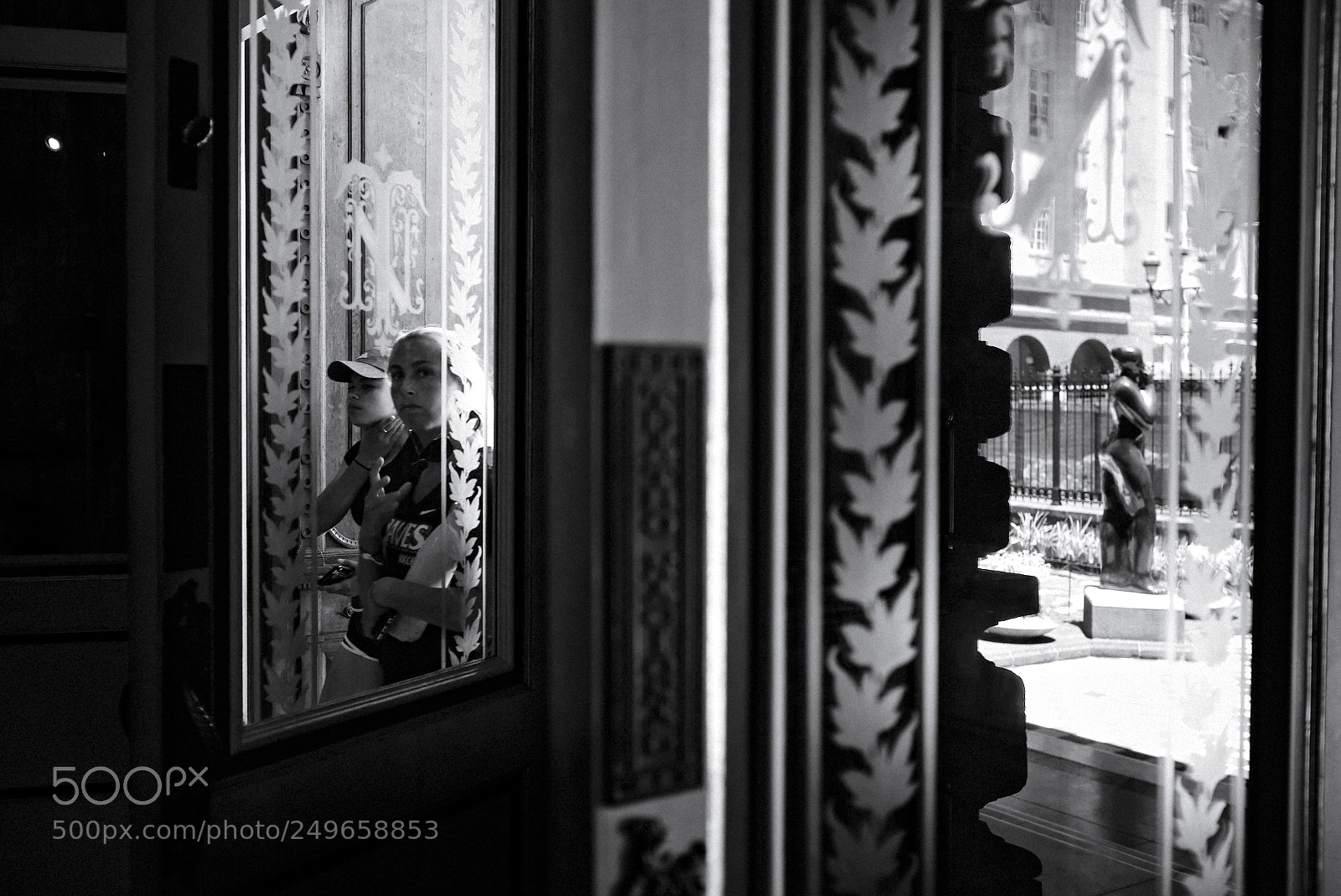 Fujifilm X100S sample photo. Through that door photography