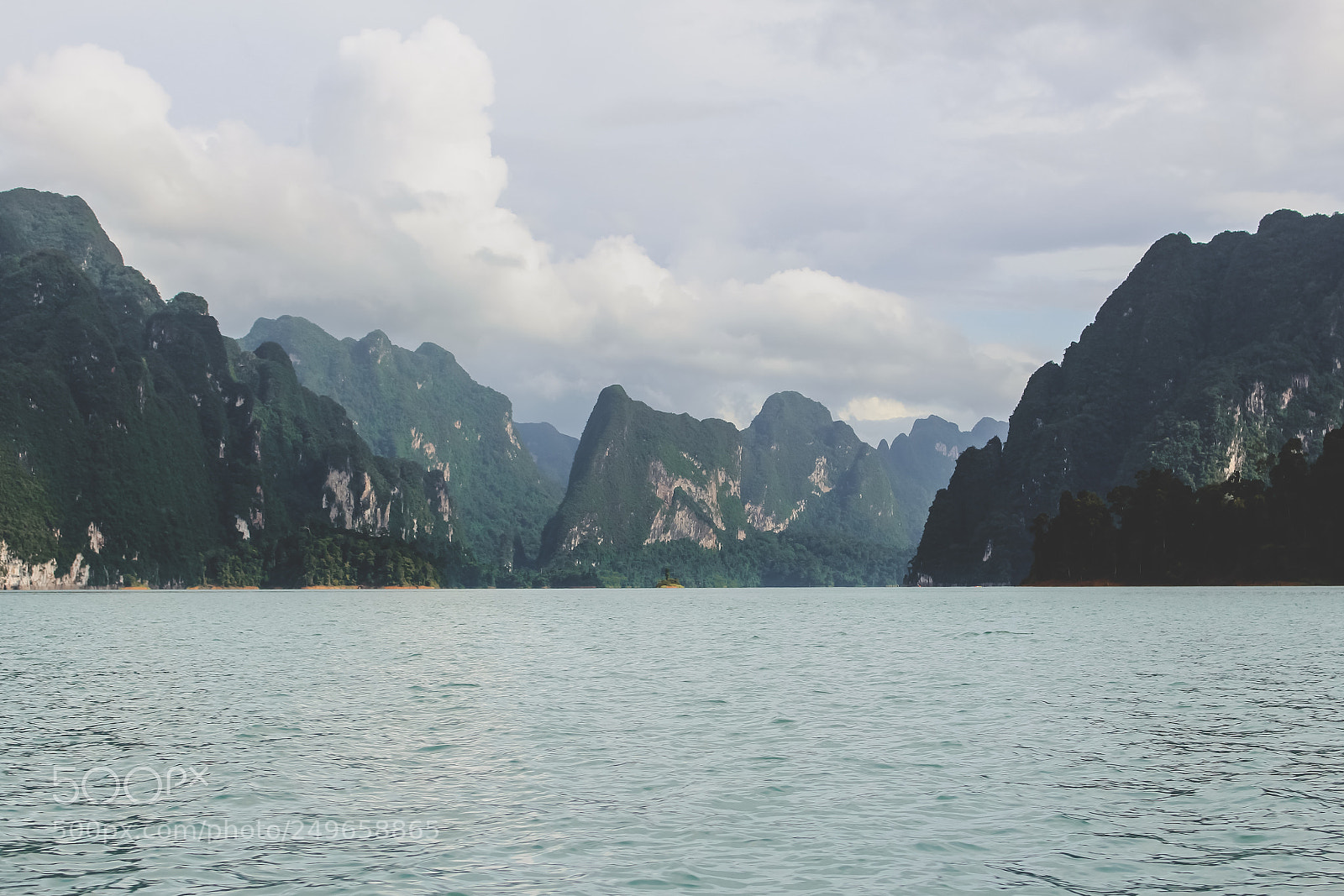 Canon EOS 100D (EOS Rebel SL1 / EOS Kiss X7) sample photo. Cliffs and mountains with photography