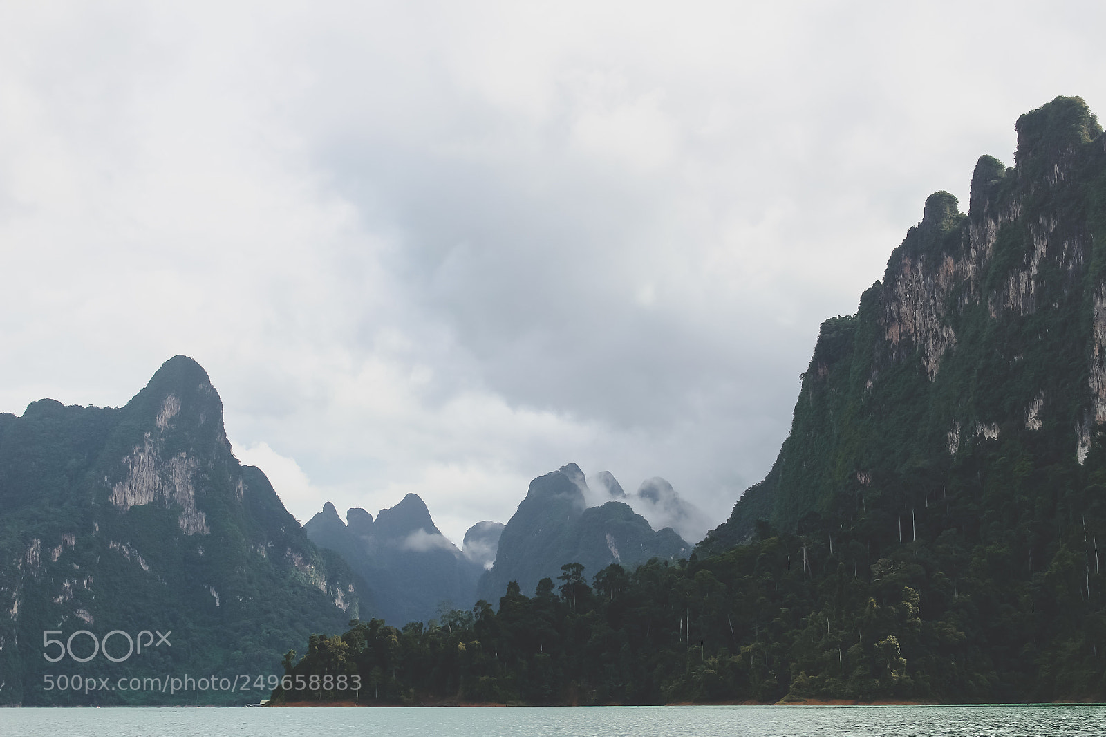 Canon EOS 100D (EOS Rebel SL1 / EOS Kiss X7) sample photo. Cliffs and mountains with photography