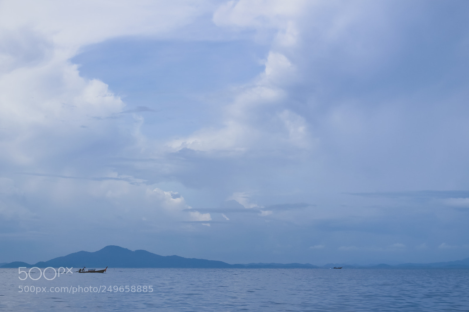 Canon EOS 100D (EOS Rebel SL1 / EOS Kiss X7) sample photo. Boat in the distance photography