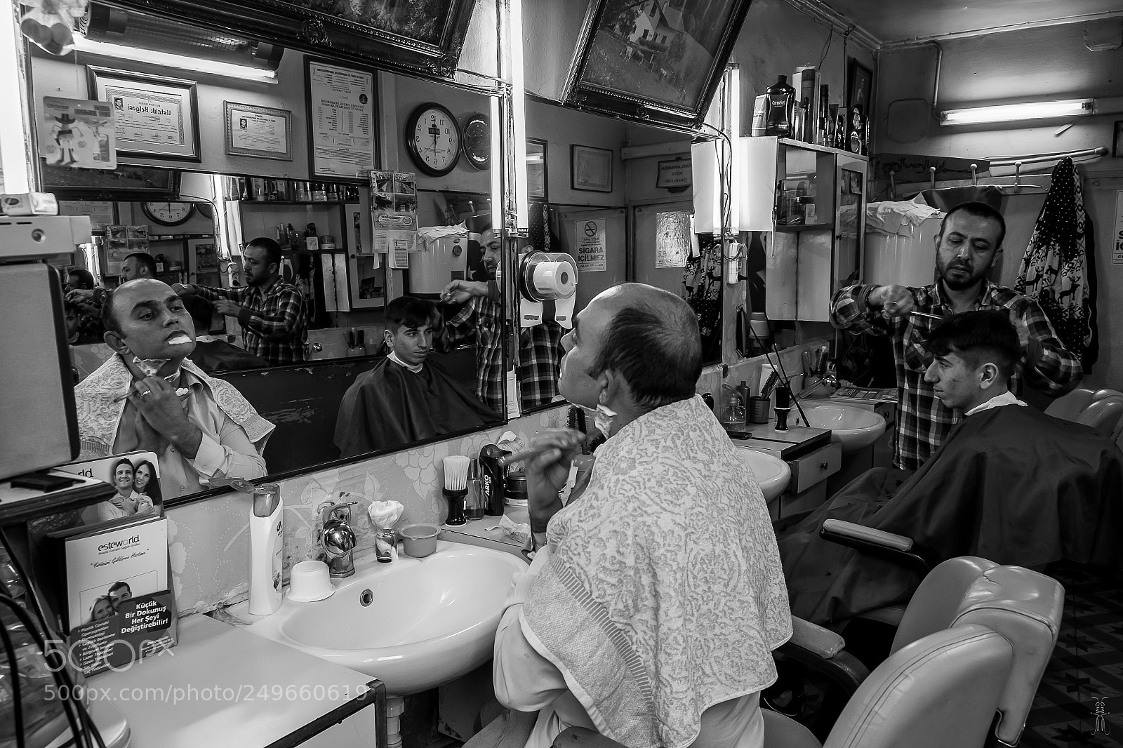 Fujifilm X-E2 sample photo. Barbershop  in istanbul photography