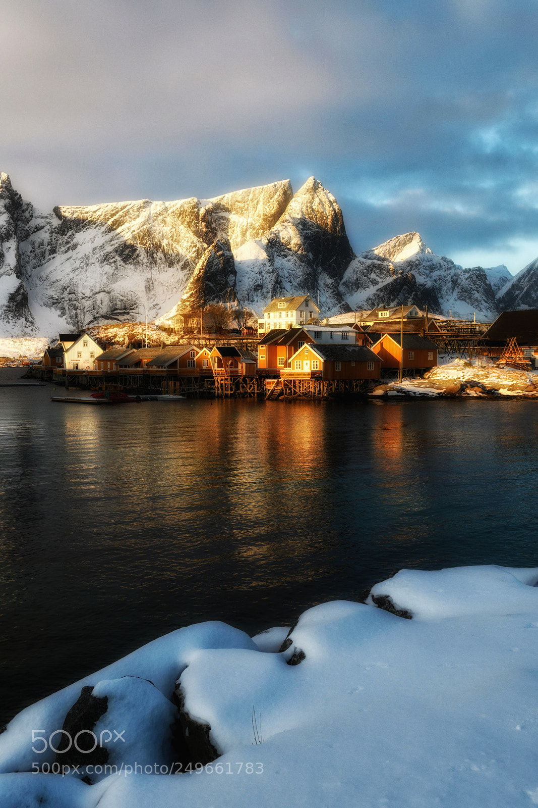 Nikon D500 sample photo. Sun shines on reine photography