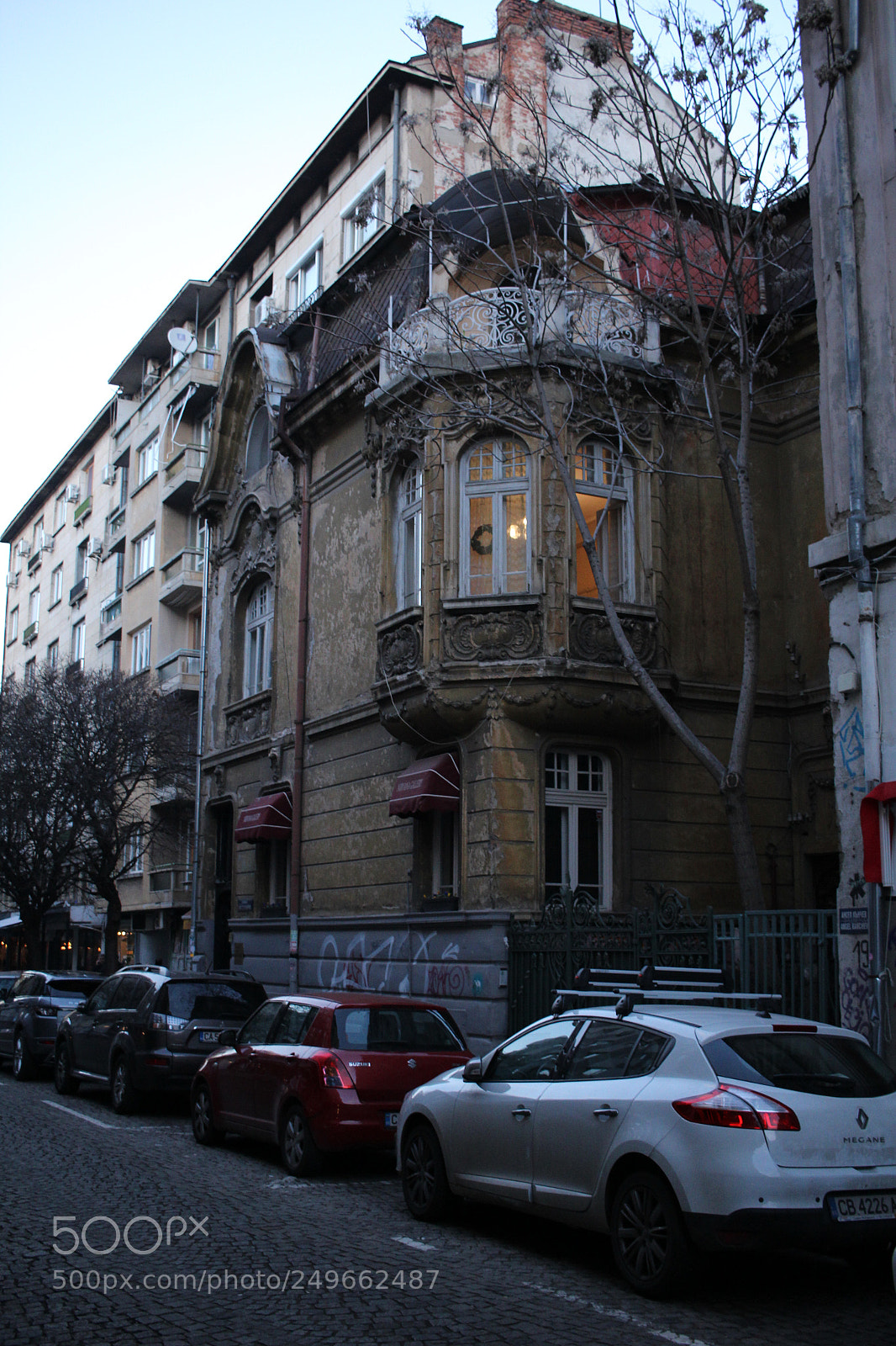Canon EOS 600D (Rebel EOS T3i / EOS Kiss X5) sample photo. The old house photography