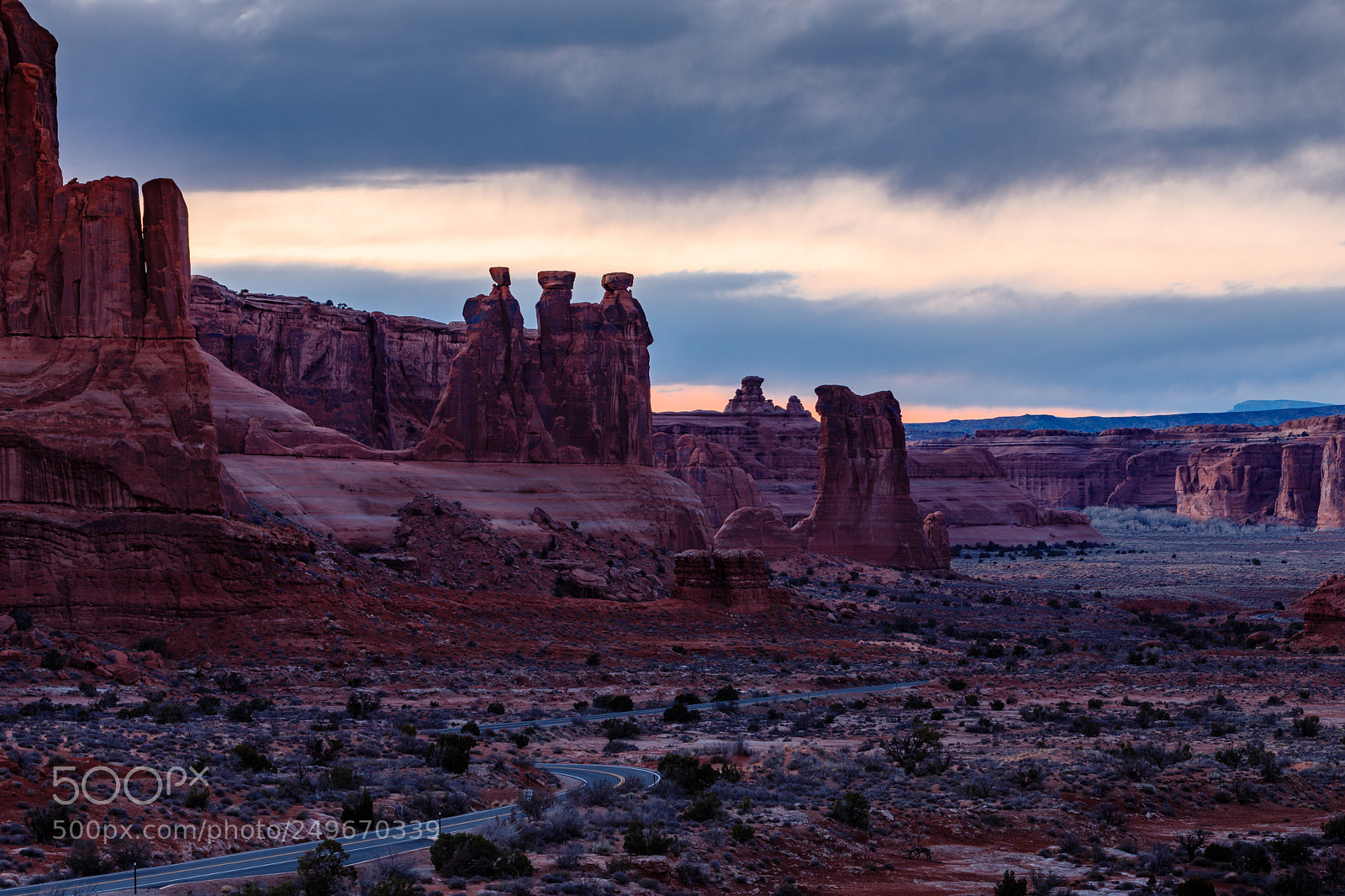 Canon EOS 5D Mark IV sample photo. Twilight photography