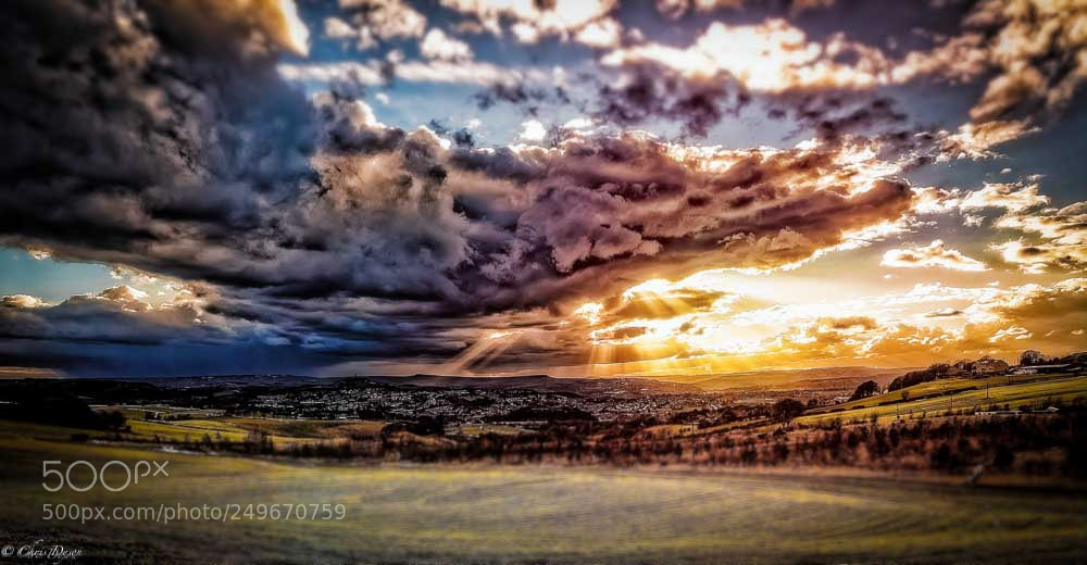 Canon EOS 5D Mark IV sample photo. Stormy sky,castle hill,huddersfield photography