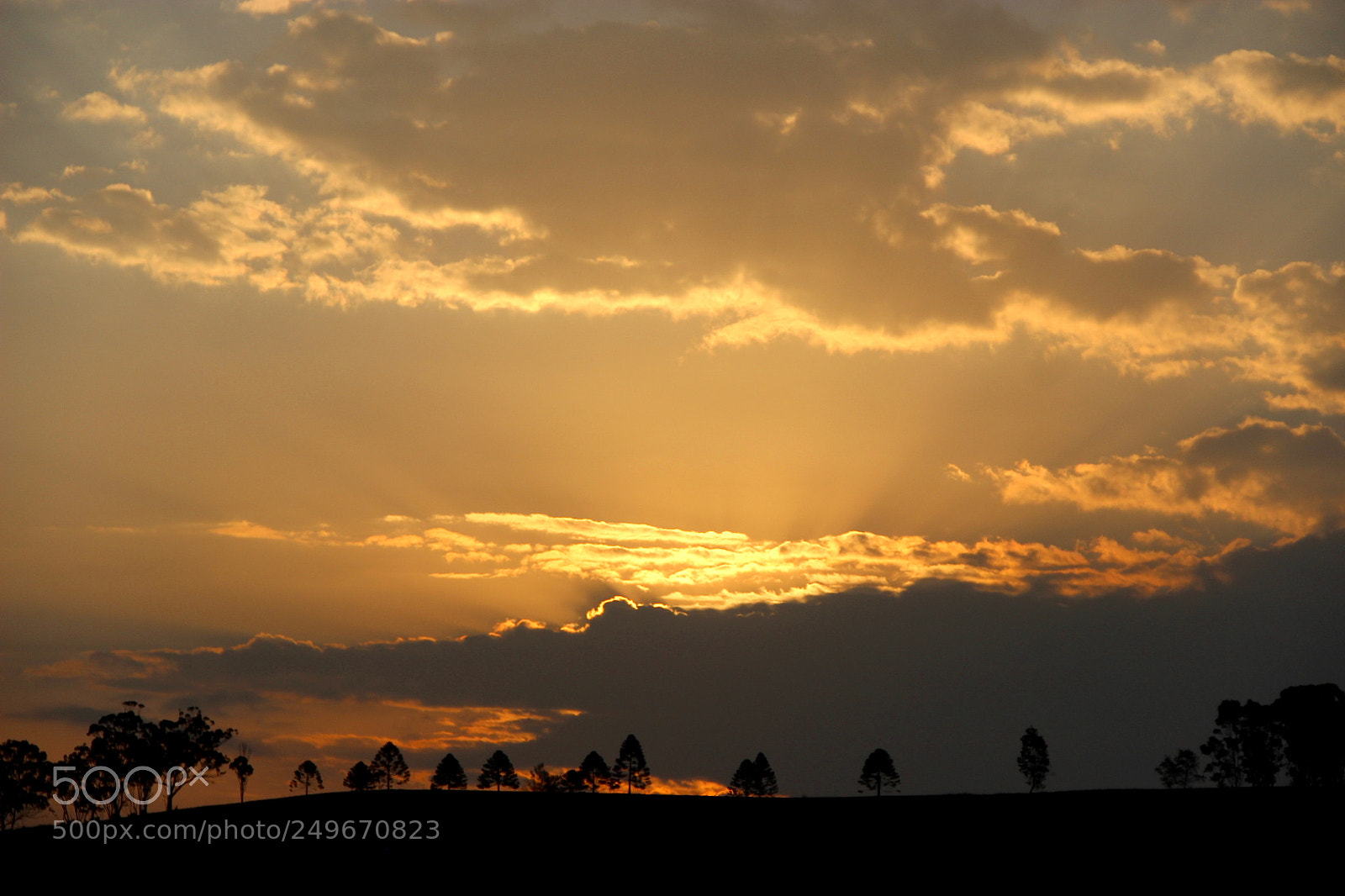 Canon EOS 600D (Rebel EOS T3i / EOS Kiss X5) sample photo. Sunset hidden in the photography