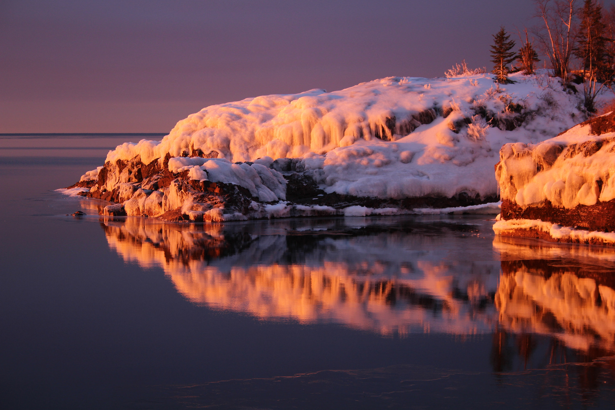Canon EOS 100D (EOS Rebel SL1 / EOS Kiss X7) sample photo. Lake superior north shore near tofte mn, rocky point at sunrise photography